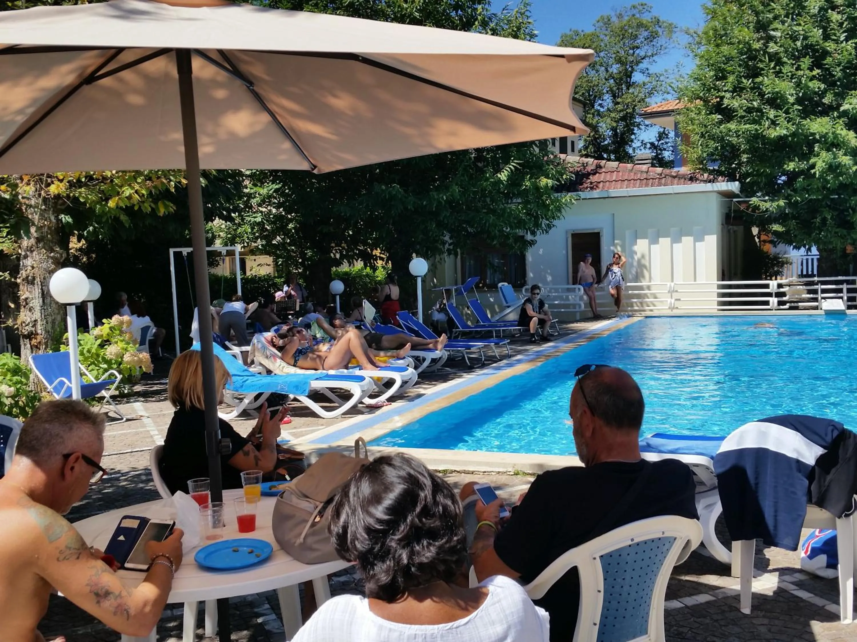 Swimming pool in Mondial Park Hotel