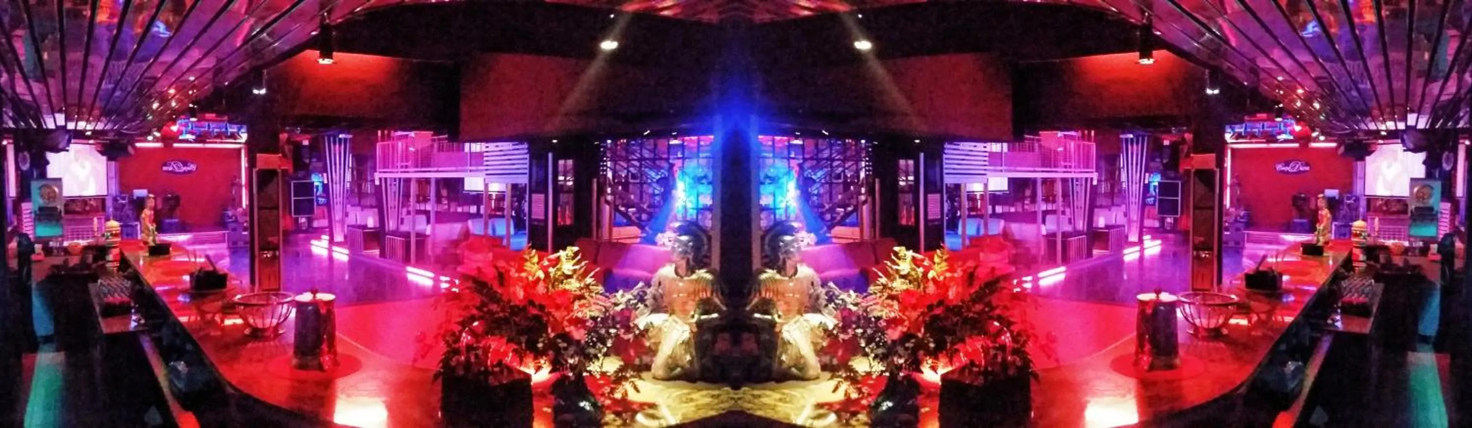 Nightclub / DJ in Mondial Park Hotel