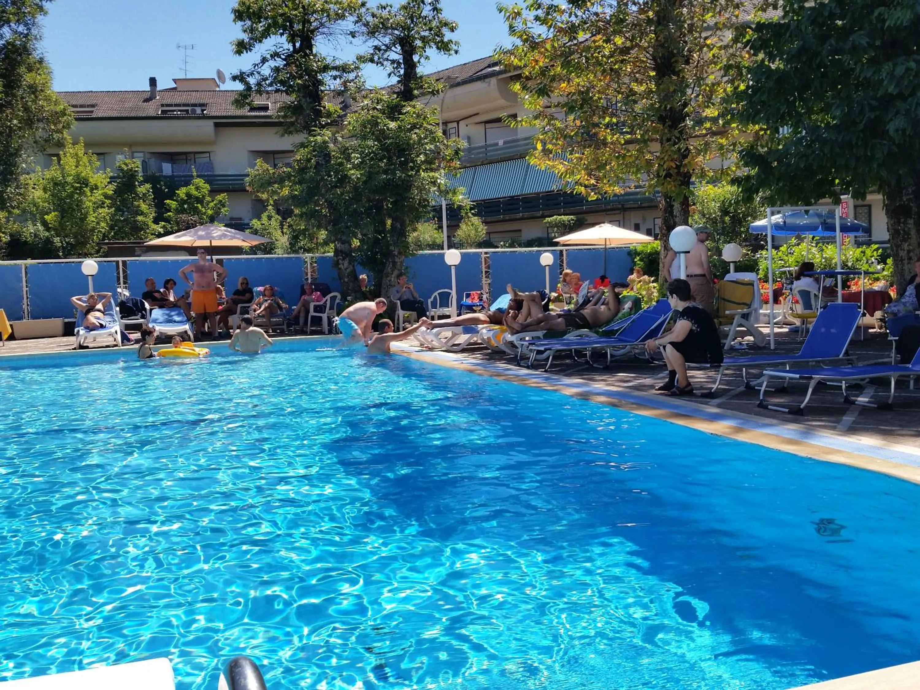 Swimming pool in Mondial Park Hotel