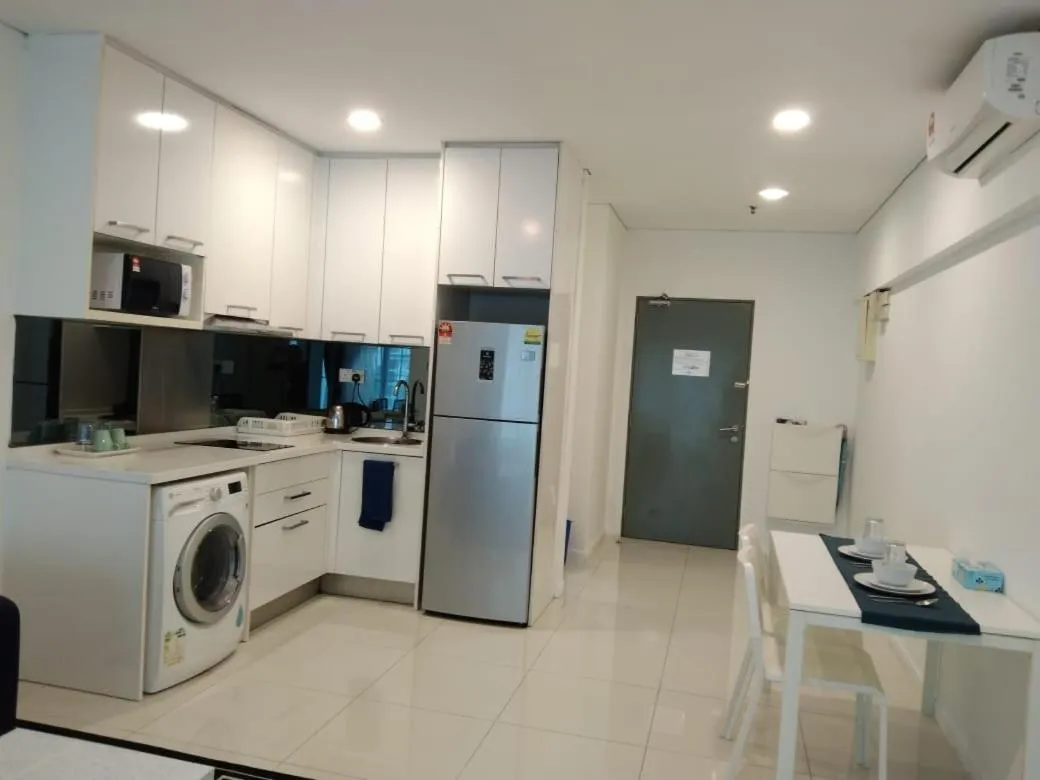 Summer Suites Studios