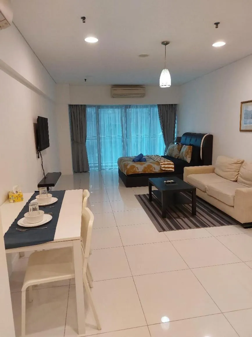 Summer Suites Studios