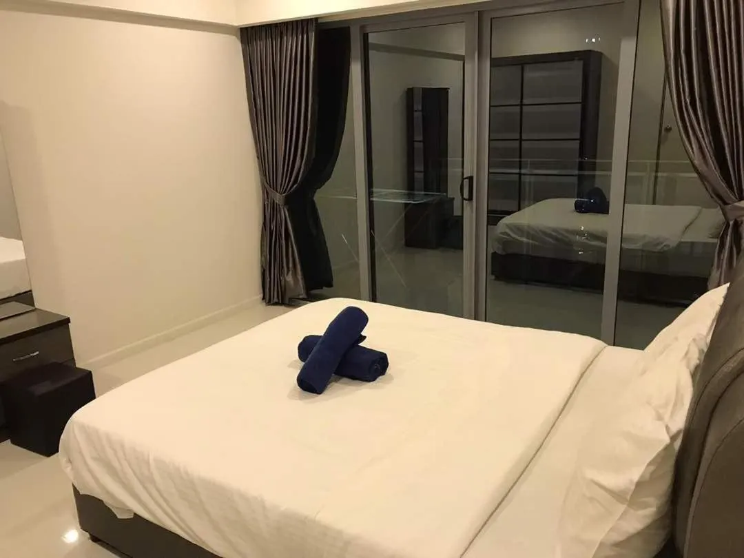 Bedroom, Bed in Summer Suites Studios