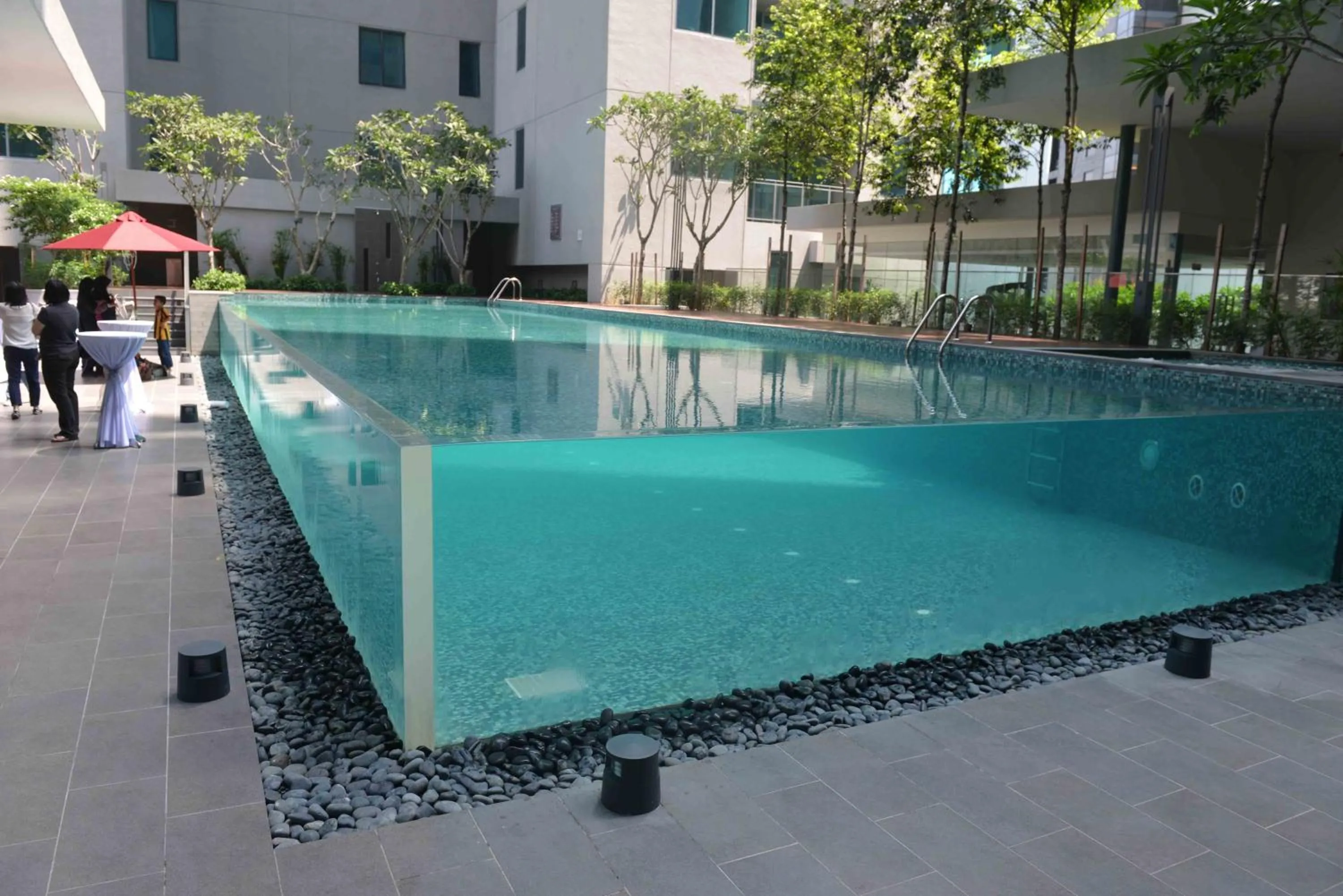 Swimming pool in Summer Suites Studios
