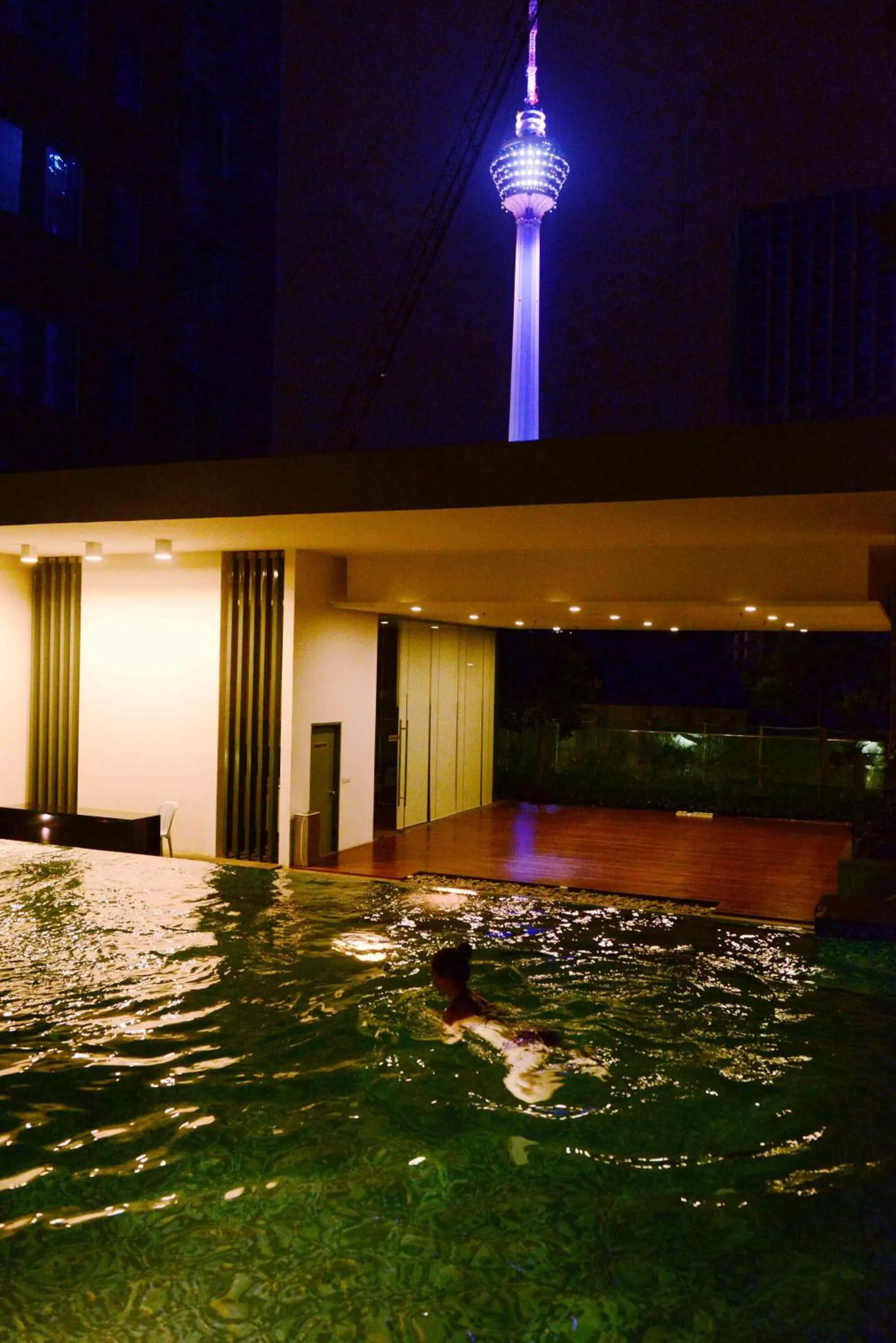 Night in Summer Suites Studios