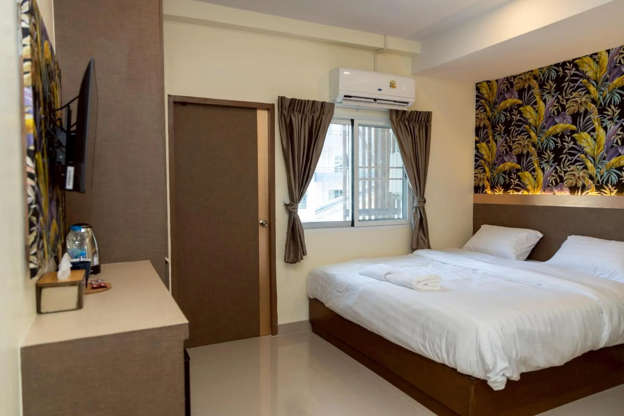 Bed in Sea Inn Pattaya