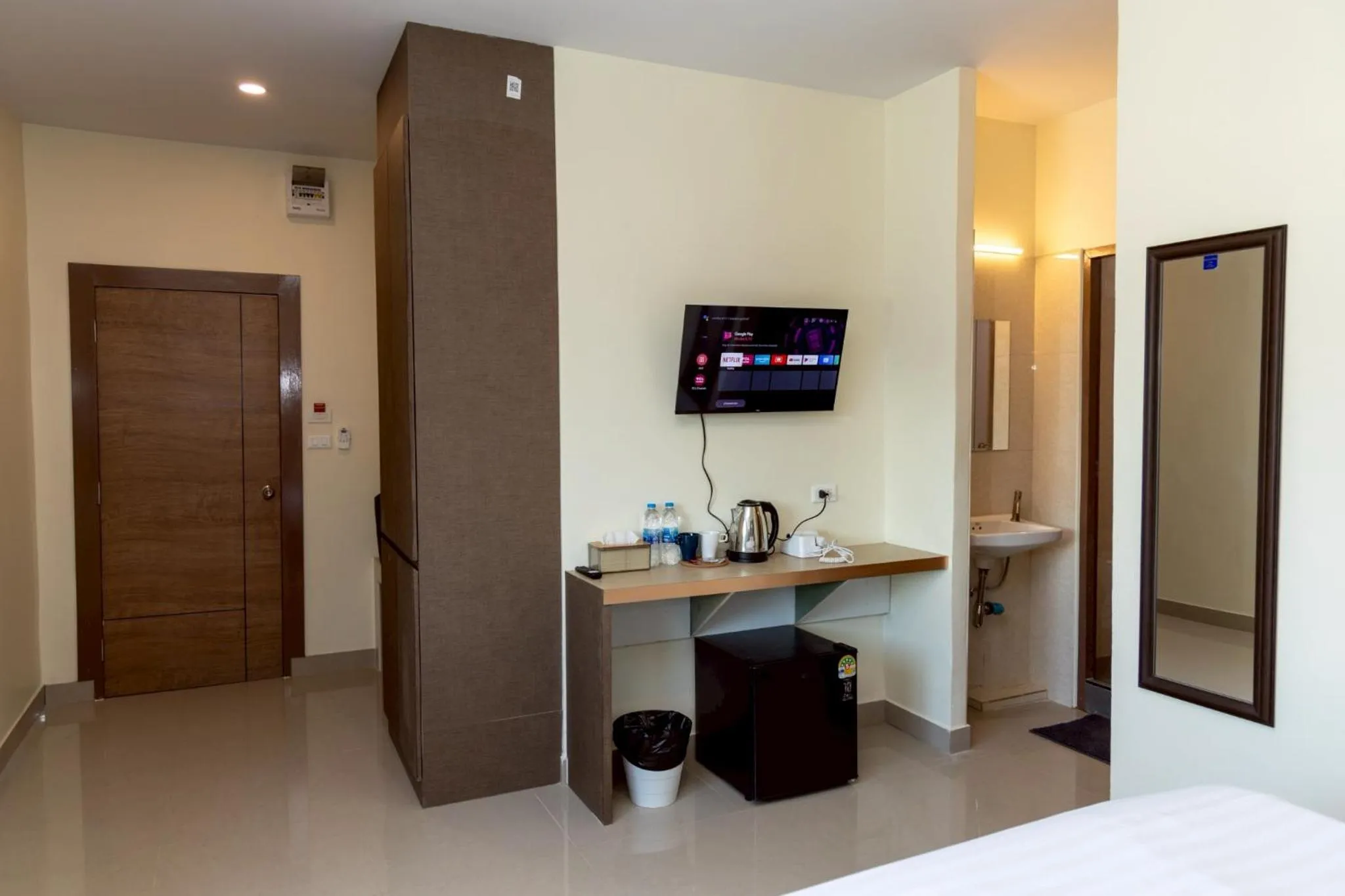 View (from property/room), Bed in Sea Inn Pattaya