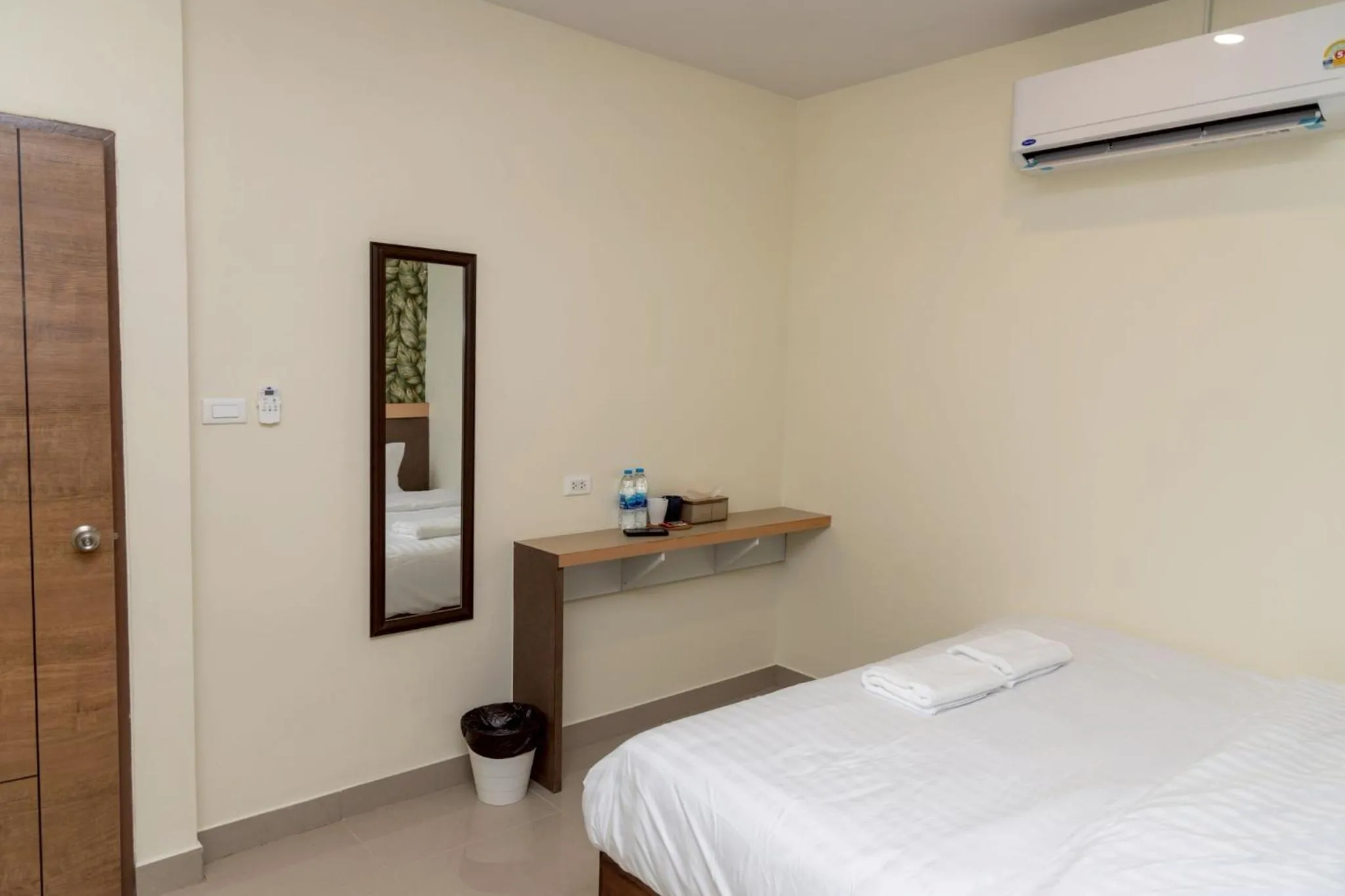 Bed in Sea Inn Pattaya