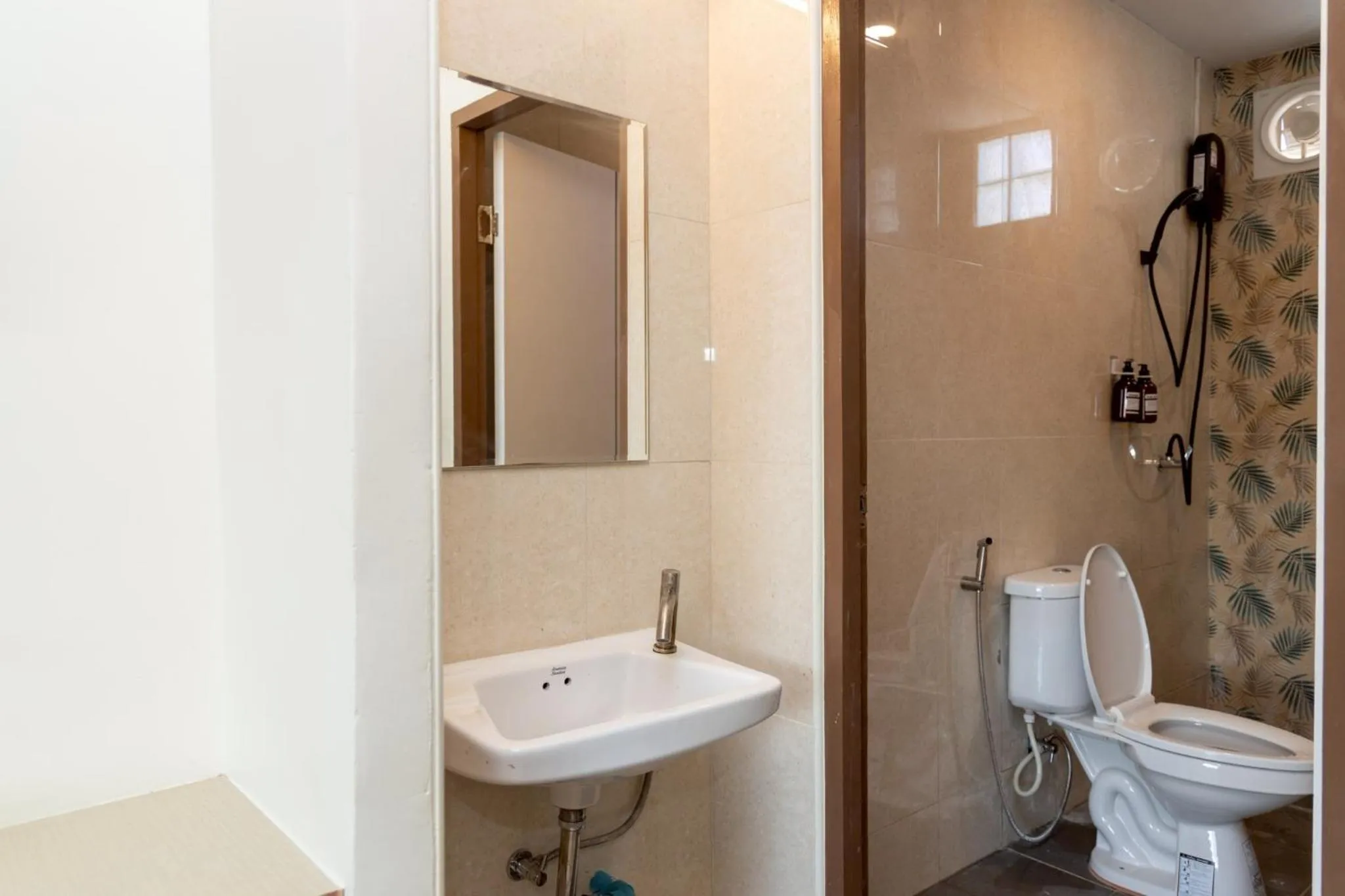 Bathroom in Sea Inn Pattaya