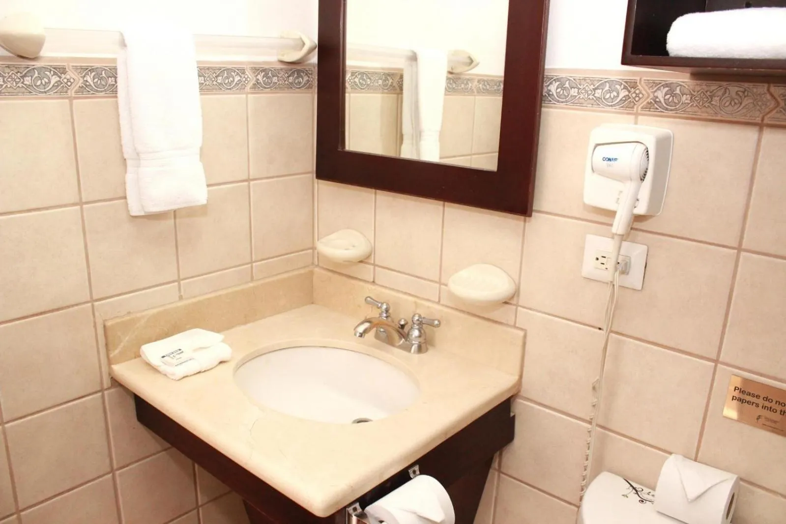 Bathroom in Sportsmens Lodge - Gentlemen's Club