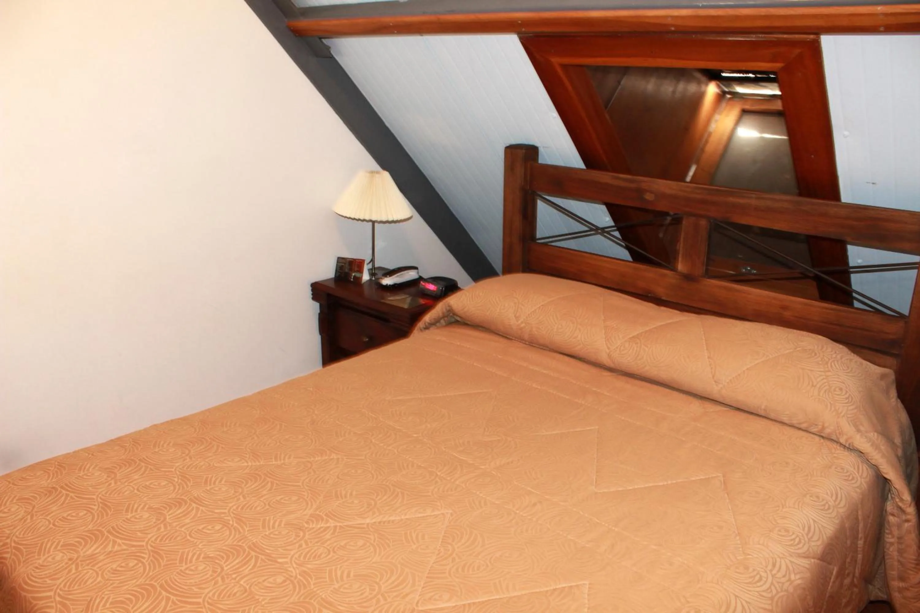 Bedroom, Bed in Sportsmens Lodge - Gentlemen's Club