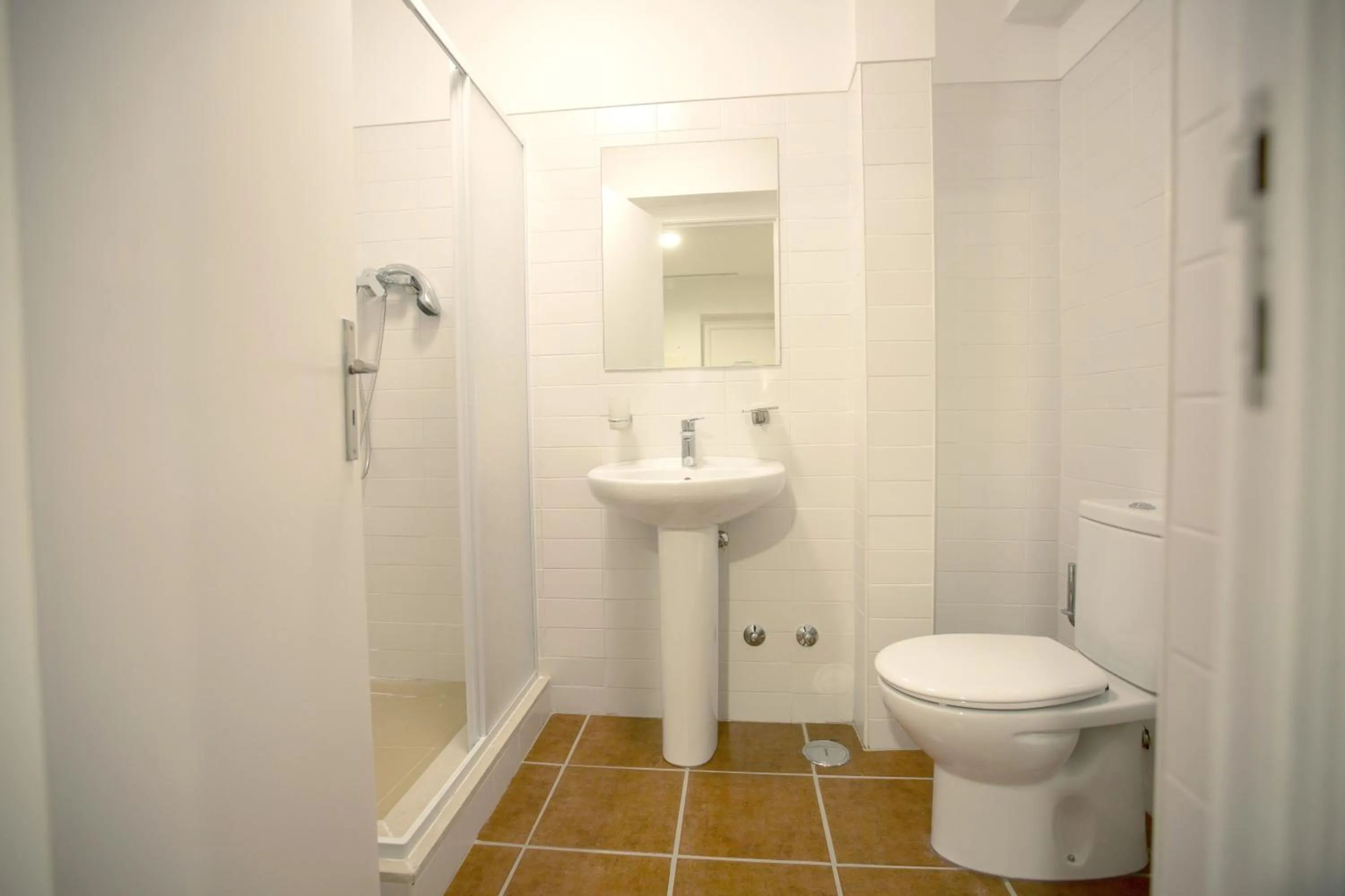 Shower in HI Évora – Pousada de Juventude