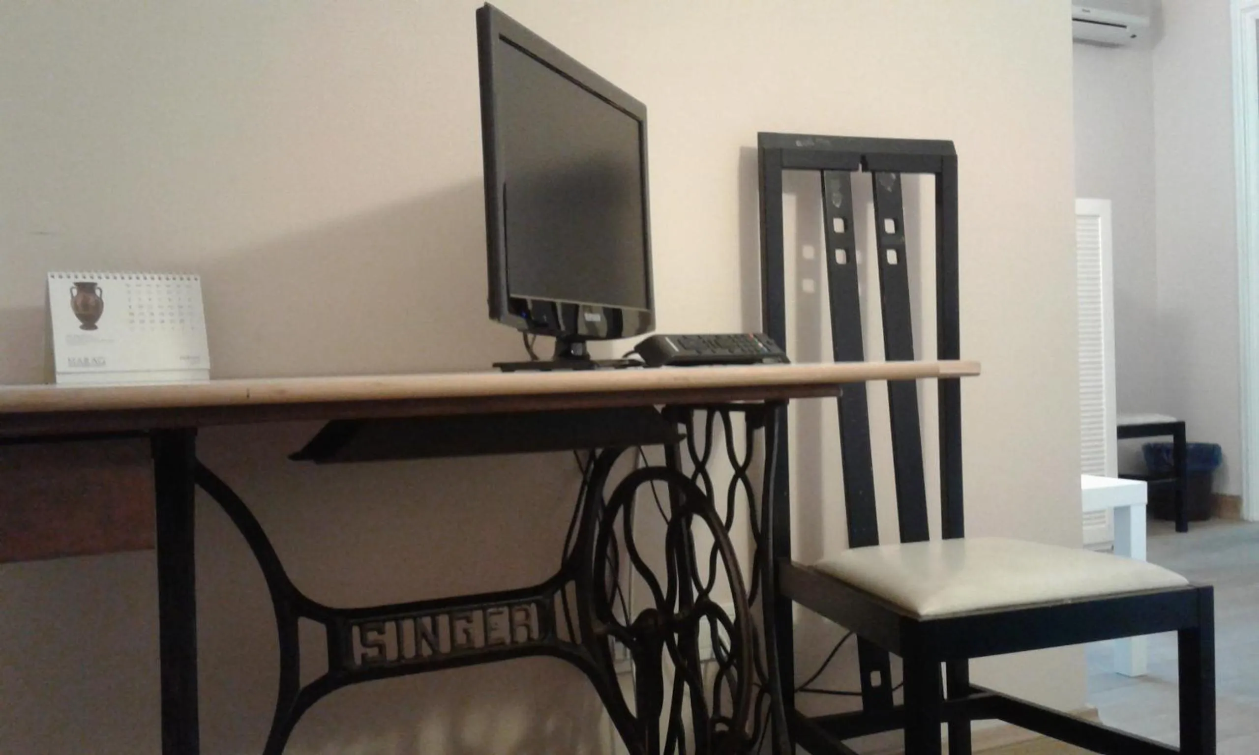 Photo of the whole room in I Campanili