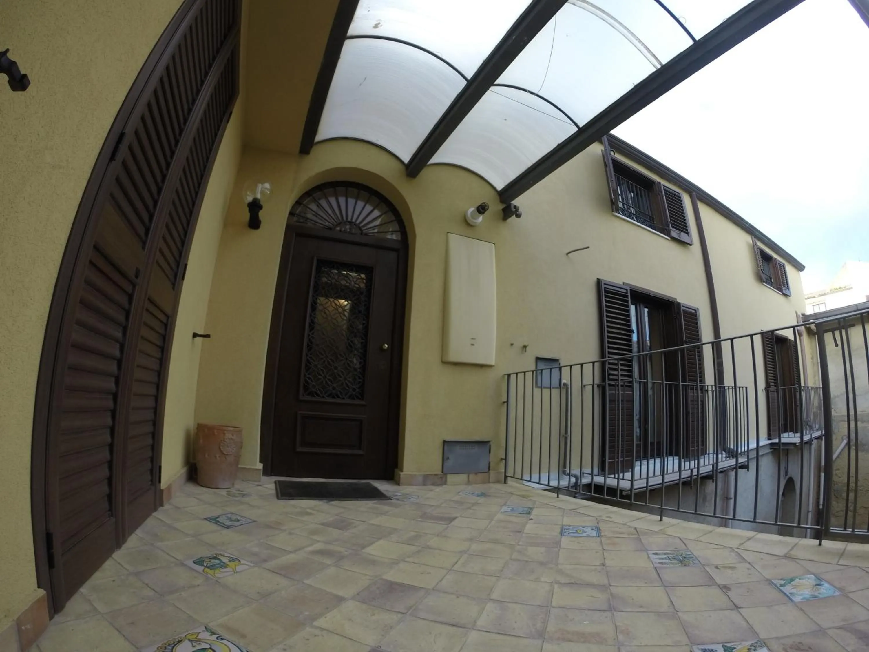 Facade/entrance in I Campanili