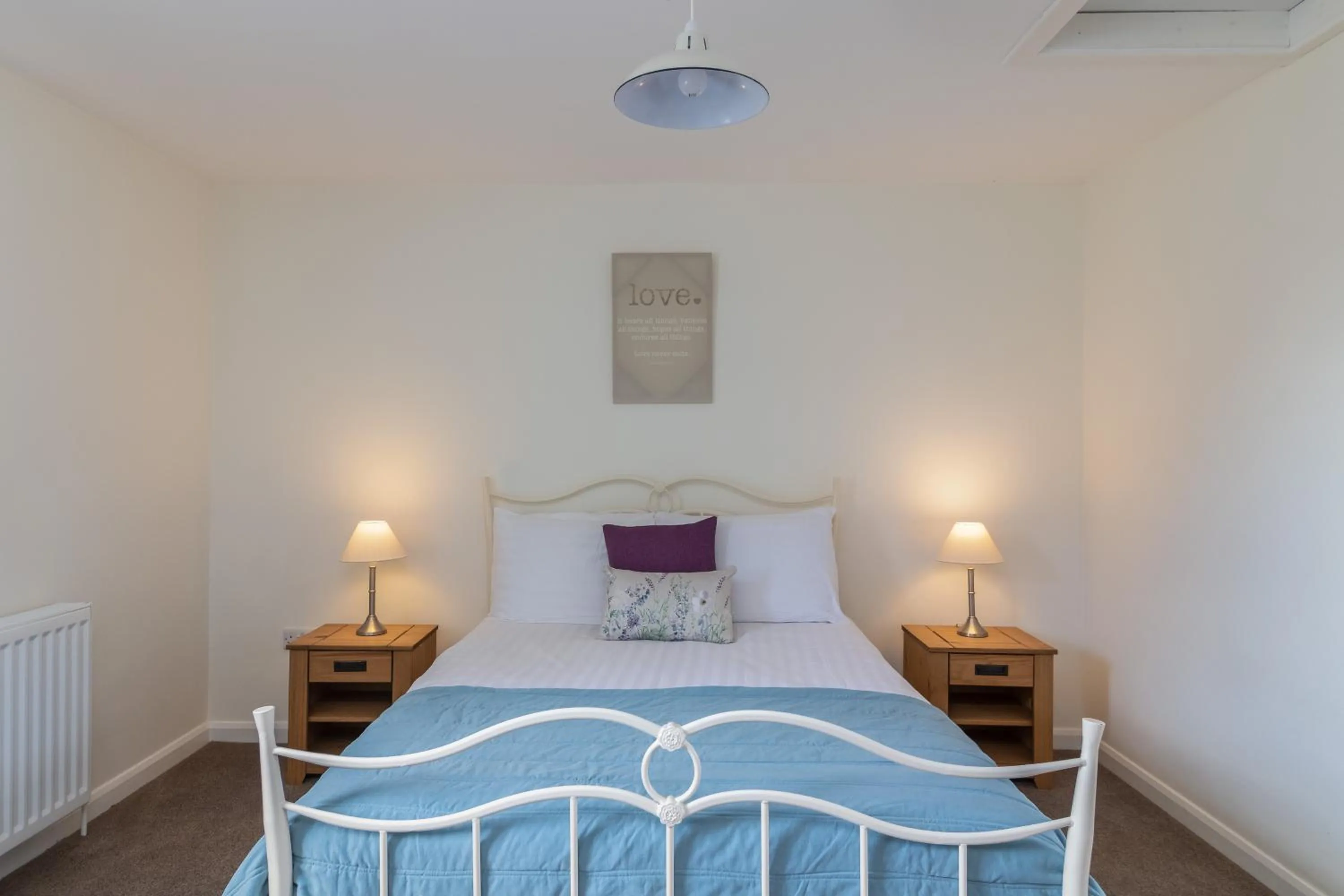 Bed in The Grainary Cottages