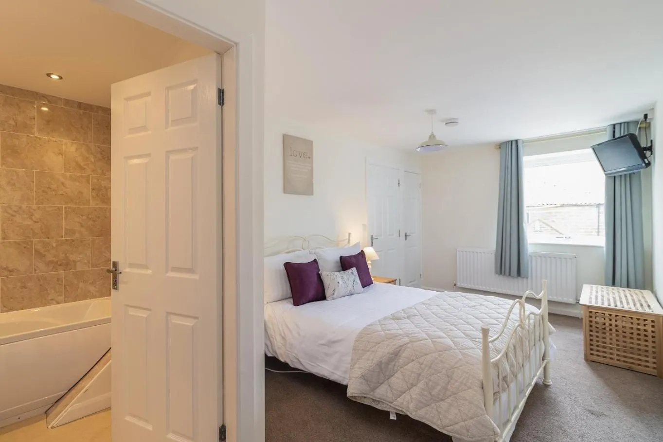 Bed in The Grainary Cottages