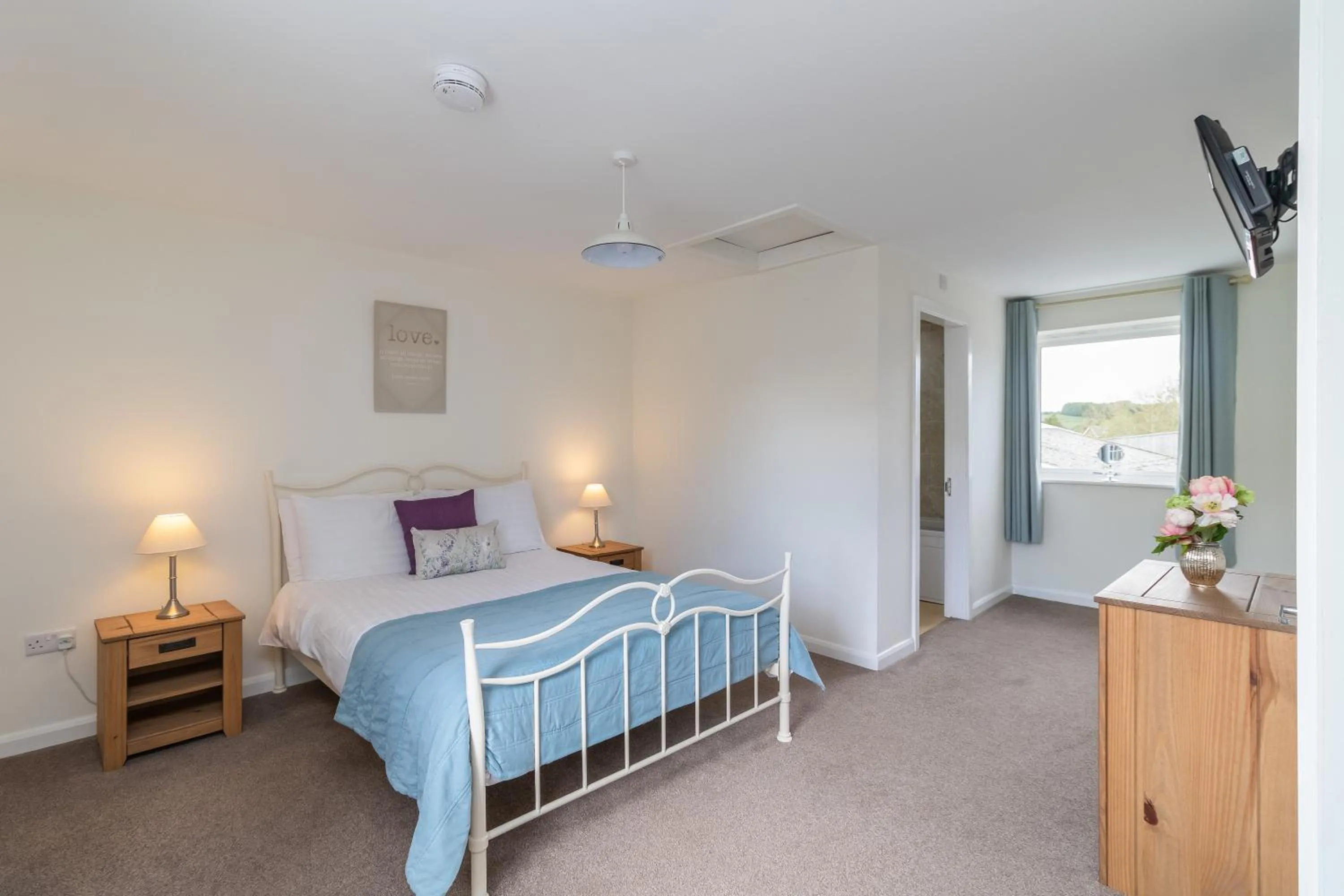 Bed in The Grainary Cottages