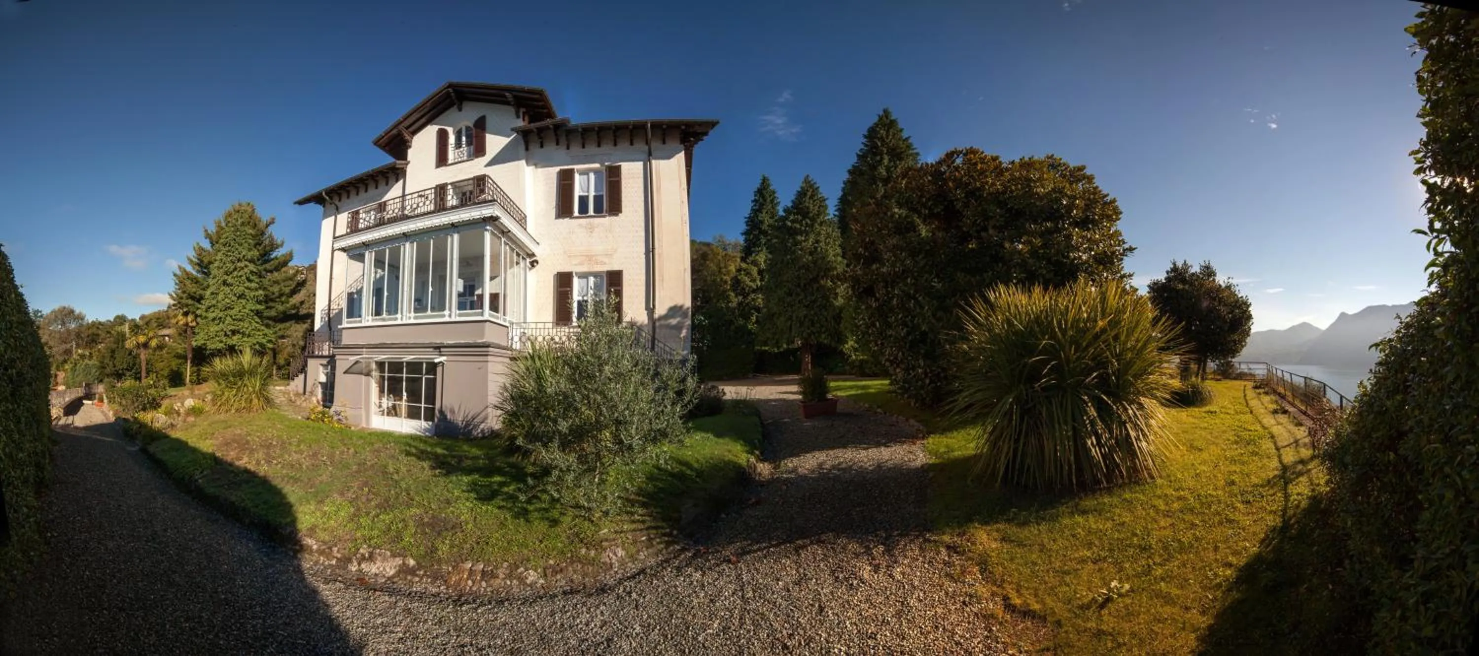 Property building in Venegoni Maison De Charme