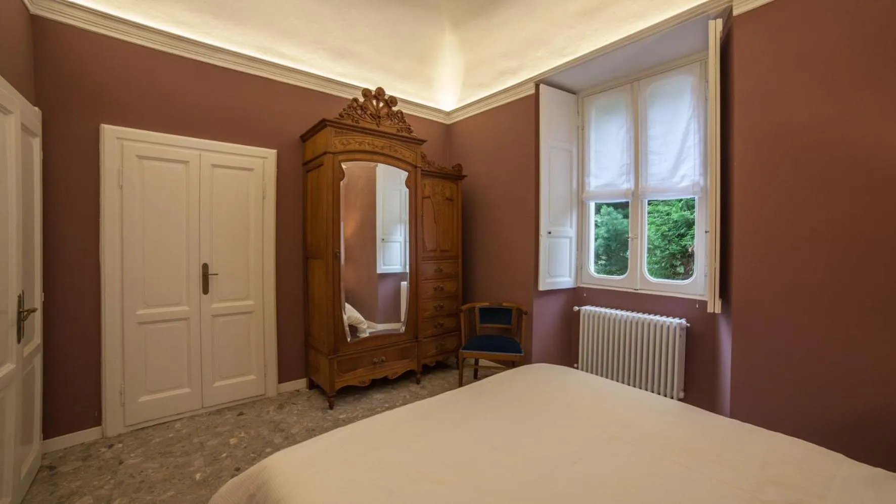 Photo of the whole room, Bed in Venegoni Maison De Charme