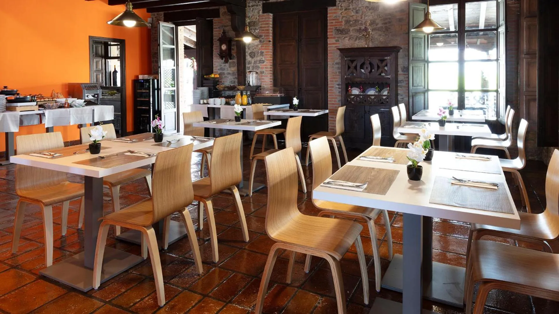 Food and drinks in Globales Playa de Las Llanas