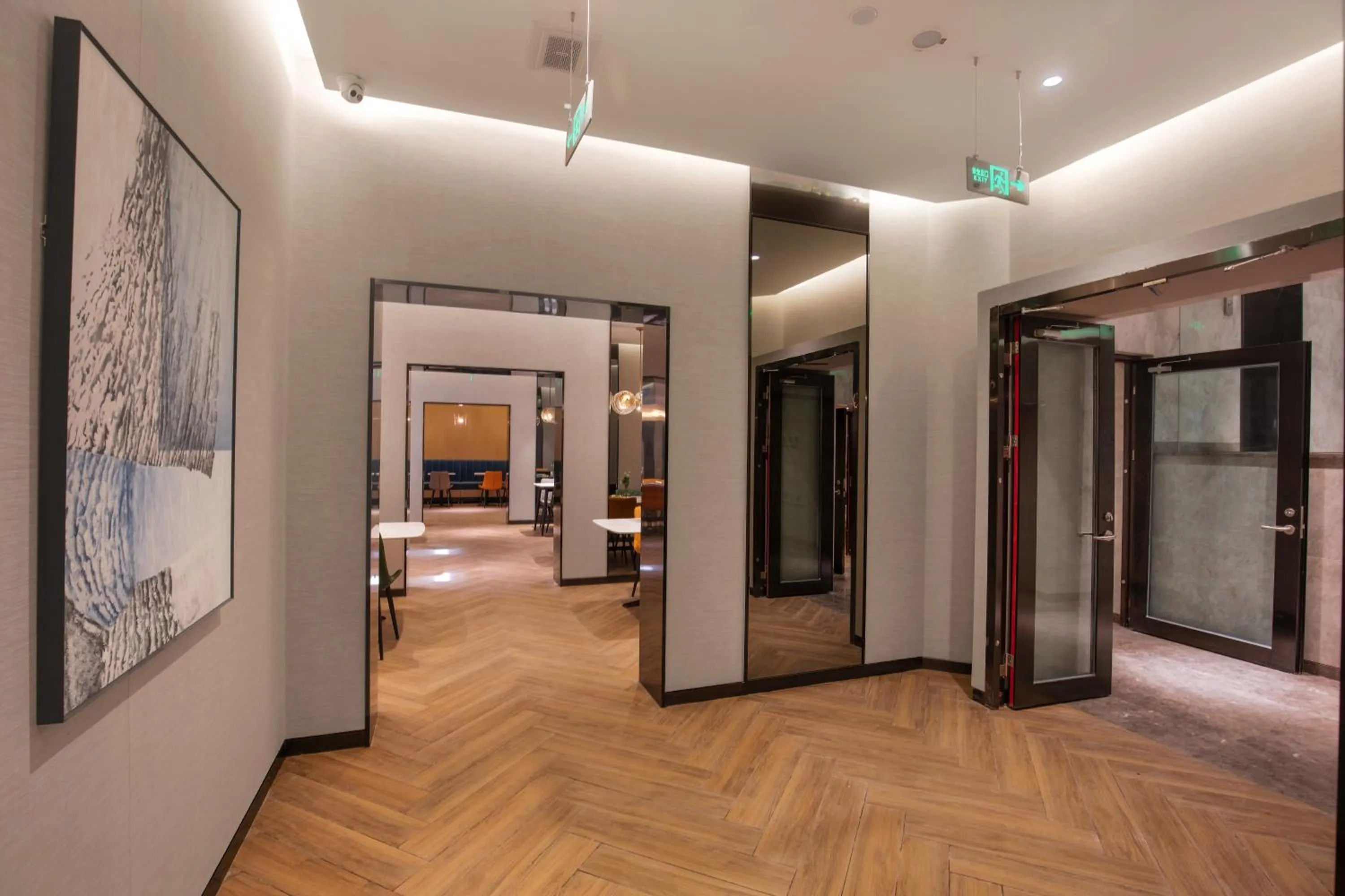 Restaurant/places to eat in Orange Beijing Yansha Landmark Hotel