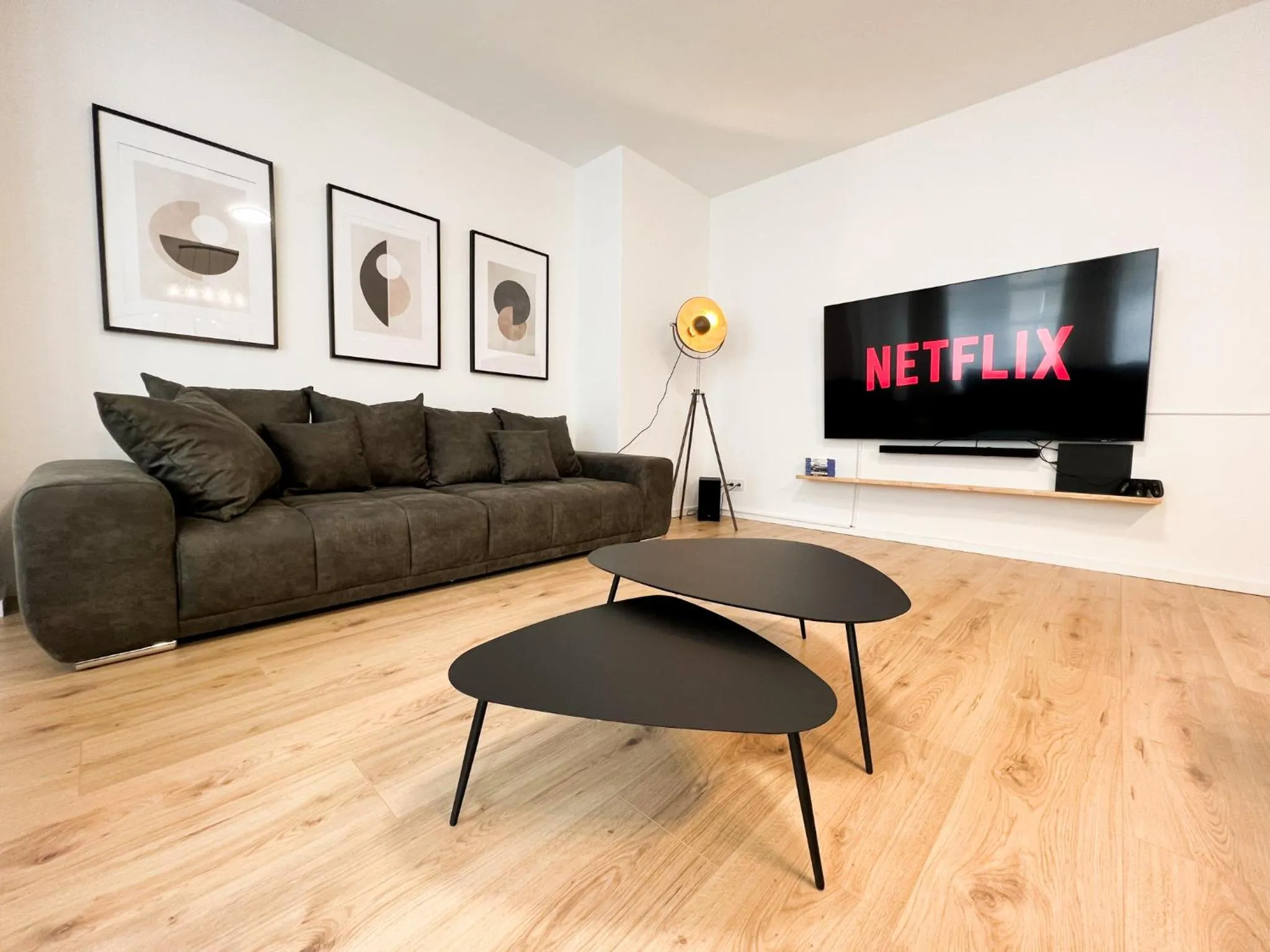 Communal lounge/ TV room in Centerapartments Tonhallenstraße