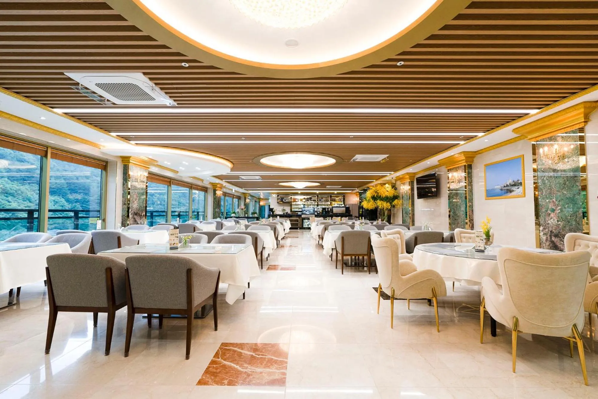 Restaurant/places to eat in Taebaek Hotel