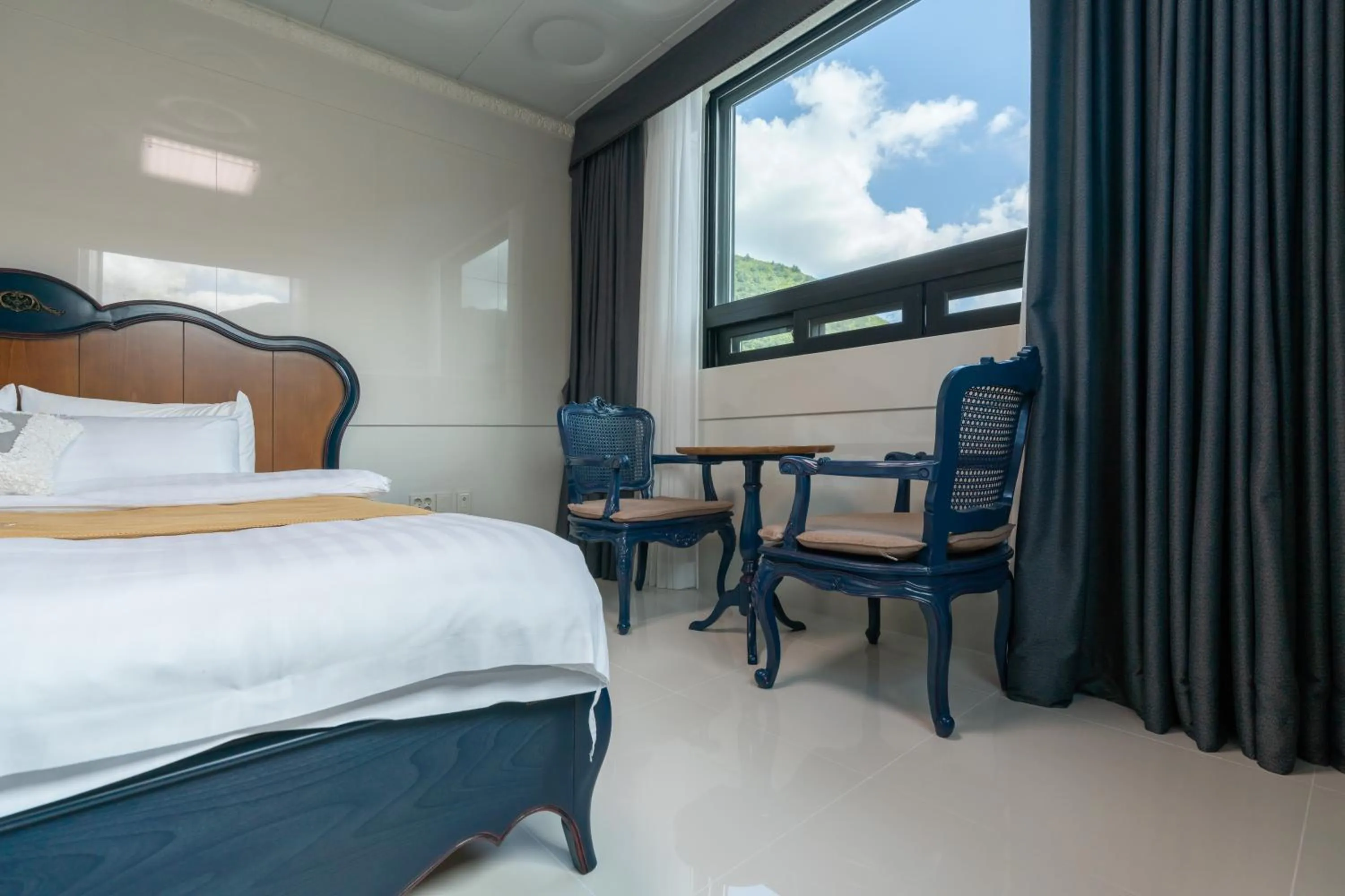 Bed in Taebaek Hotel