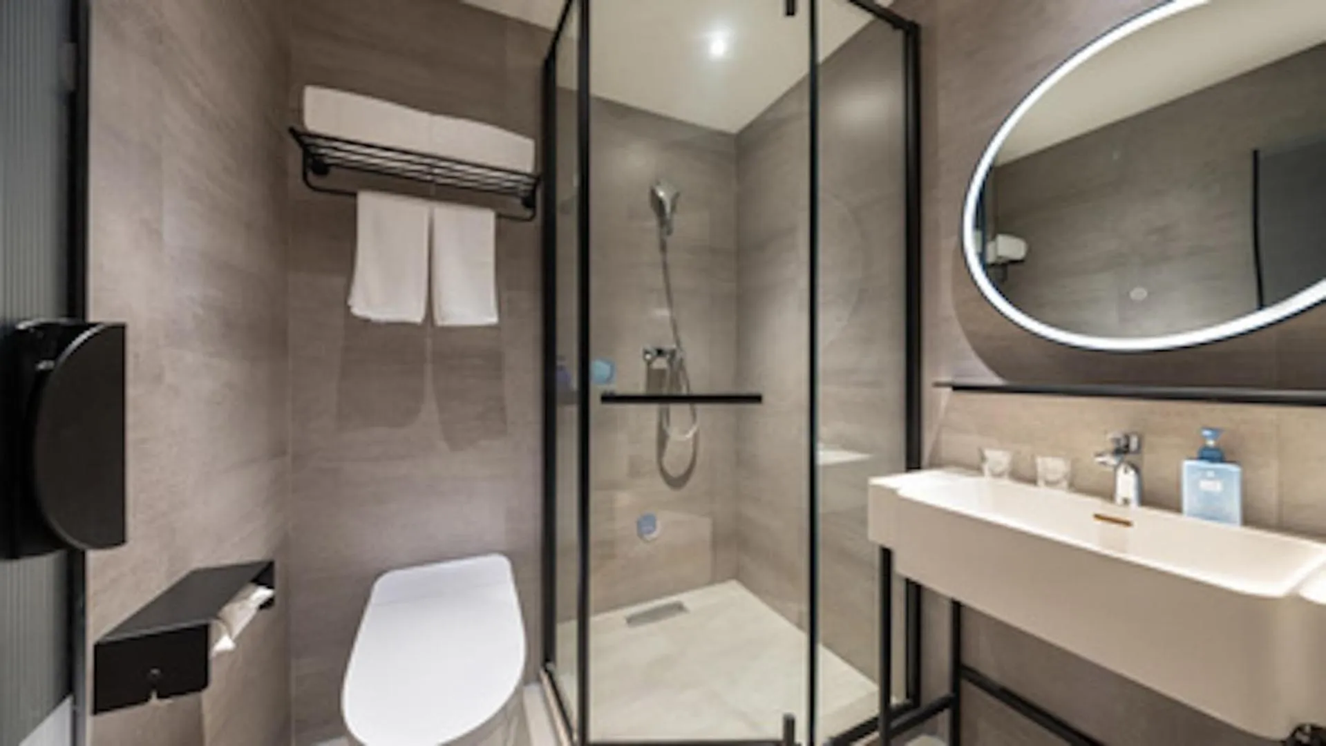 Toilet in Hanting Hotel Beijing Wanfeng Road Qilizhuang Subway Station