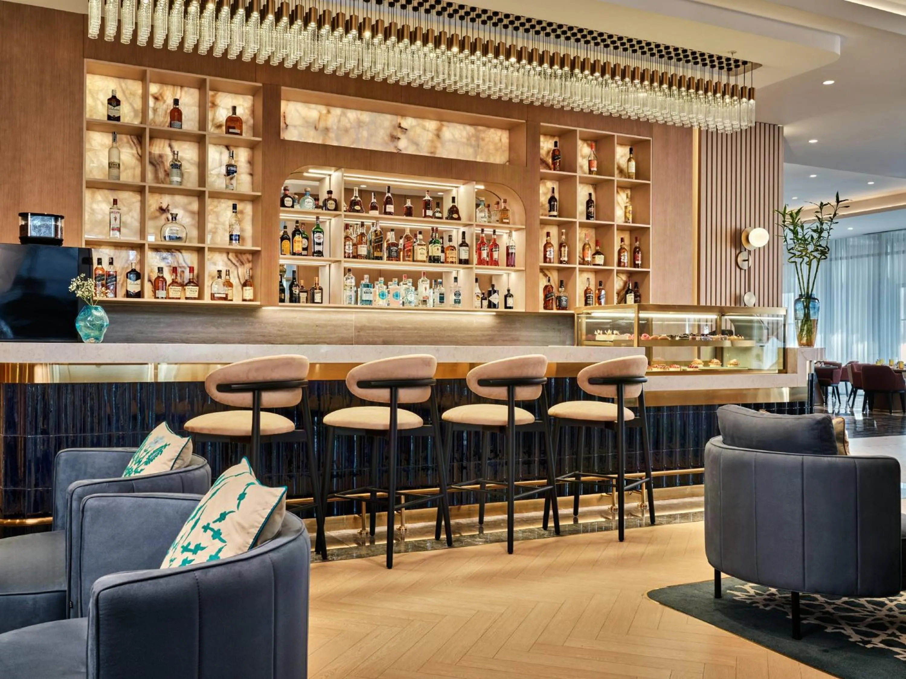 Lounge or bar in Crowne Plaza Dushanbe by IHG