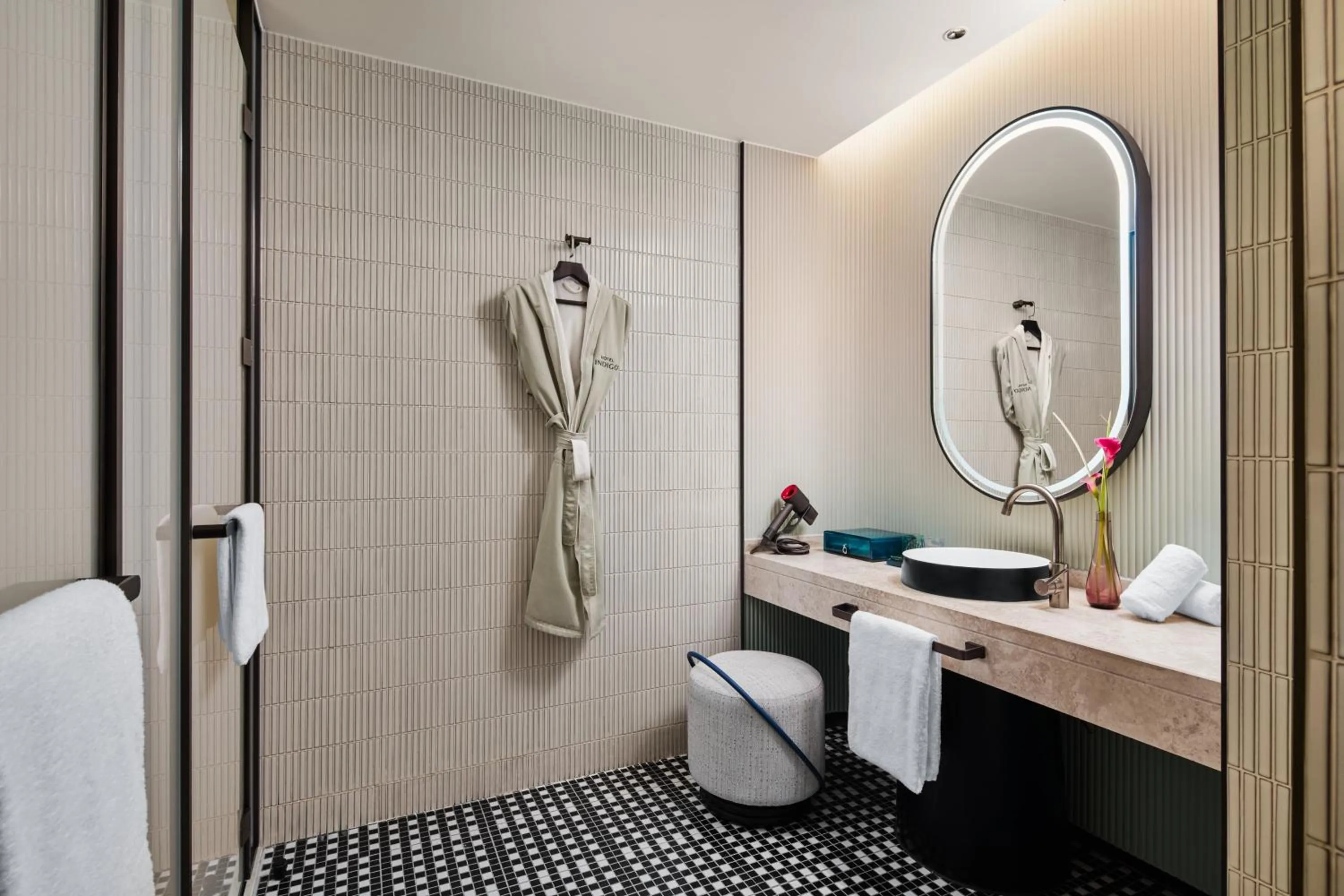 Photo of the whole room in Hotel Indigo Shanghai Harbour City