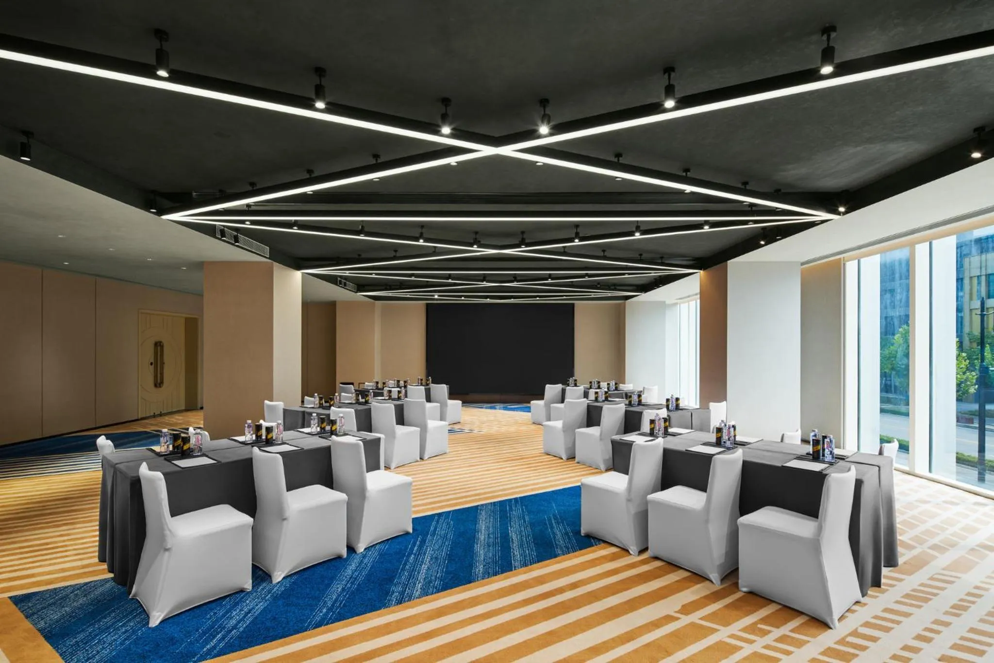 Meeting/conference room in Hotel Indigo Shanghai Harbour City