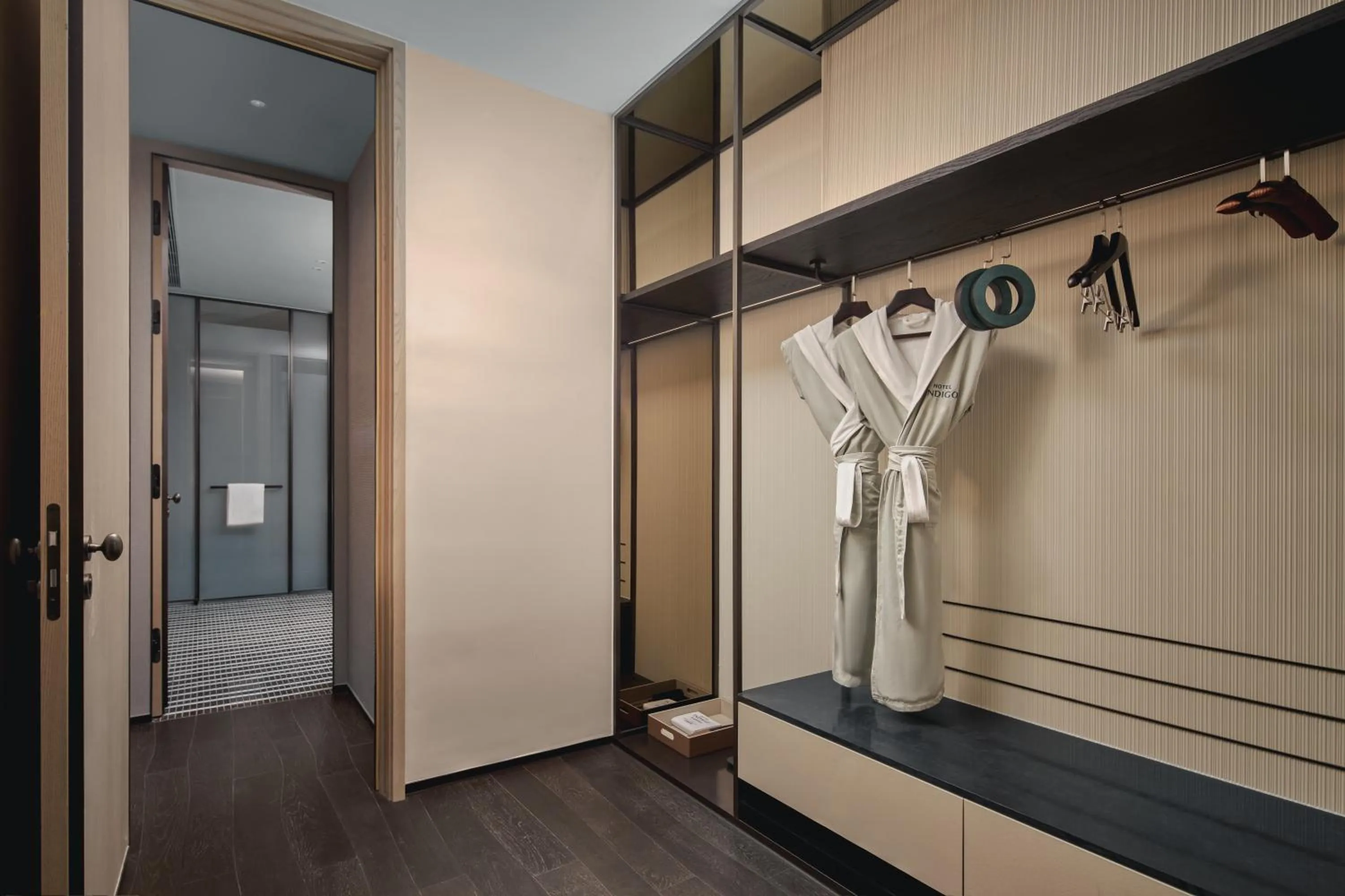 wardrobe in Hotel Indigo Shanghai Harbour City