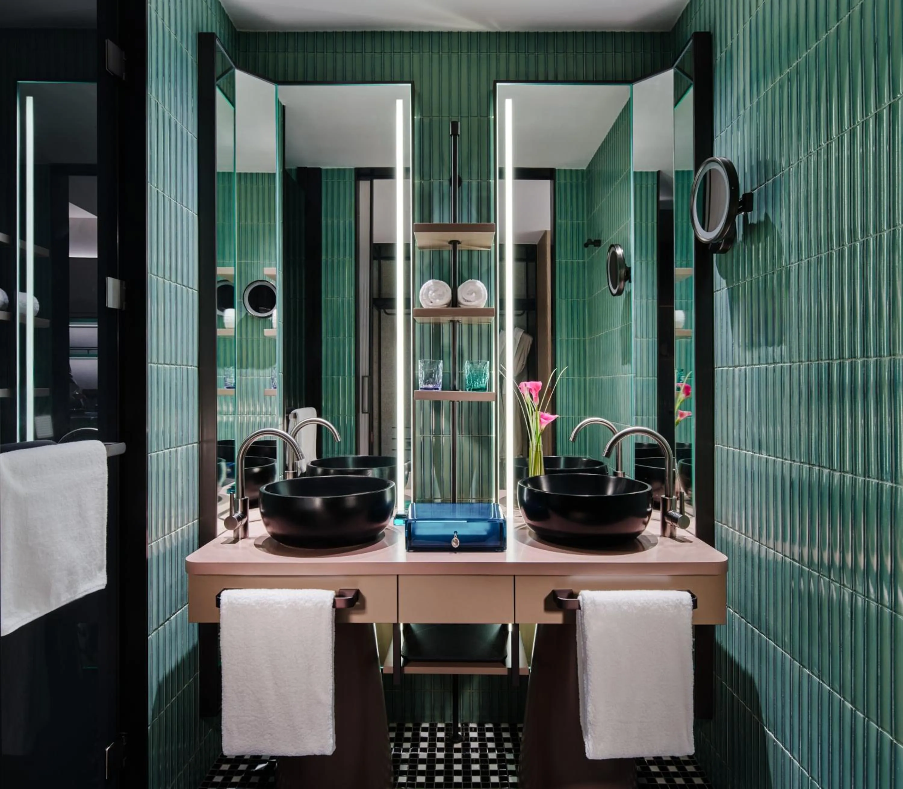 Shower in Hotel Indigo Shanghai Harbour City