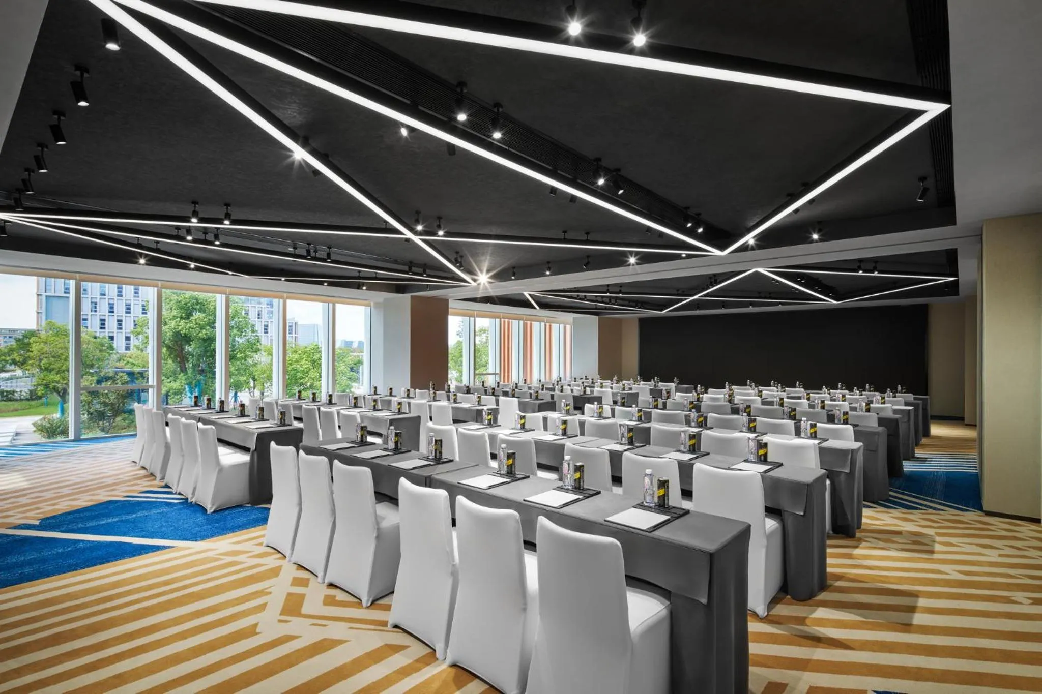 Meeting/conference room in Hotel Indigo Shanghai Harbour City
