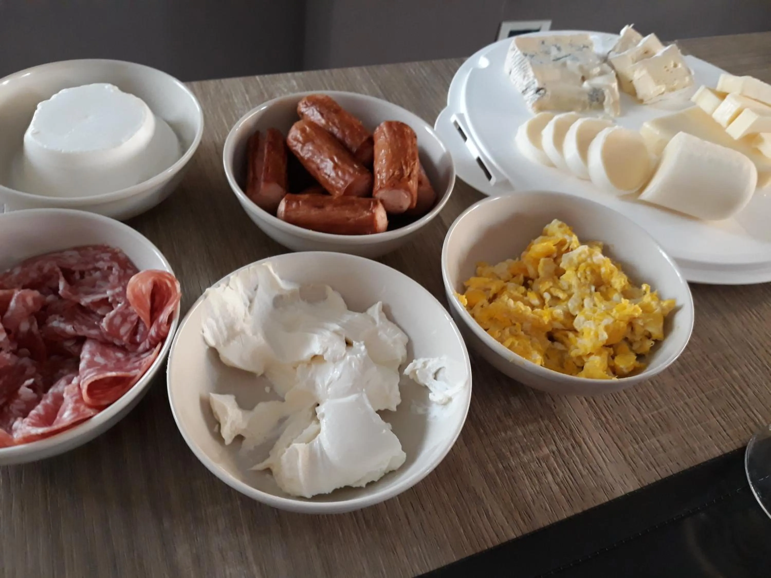 Communal lounge/ TV room in Anda e Rianda