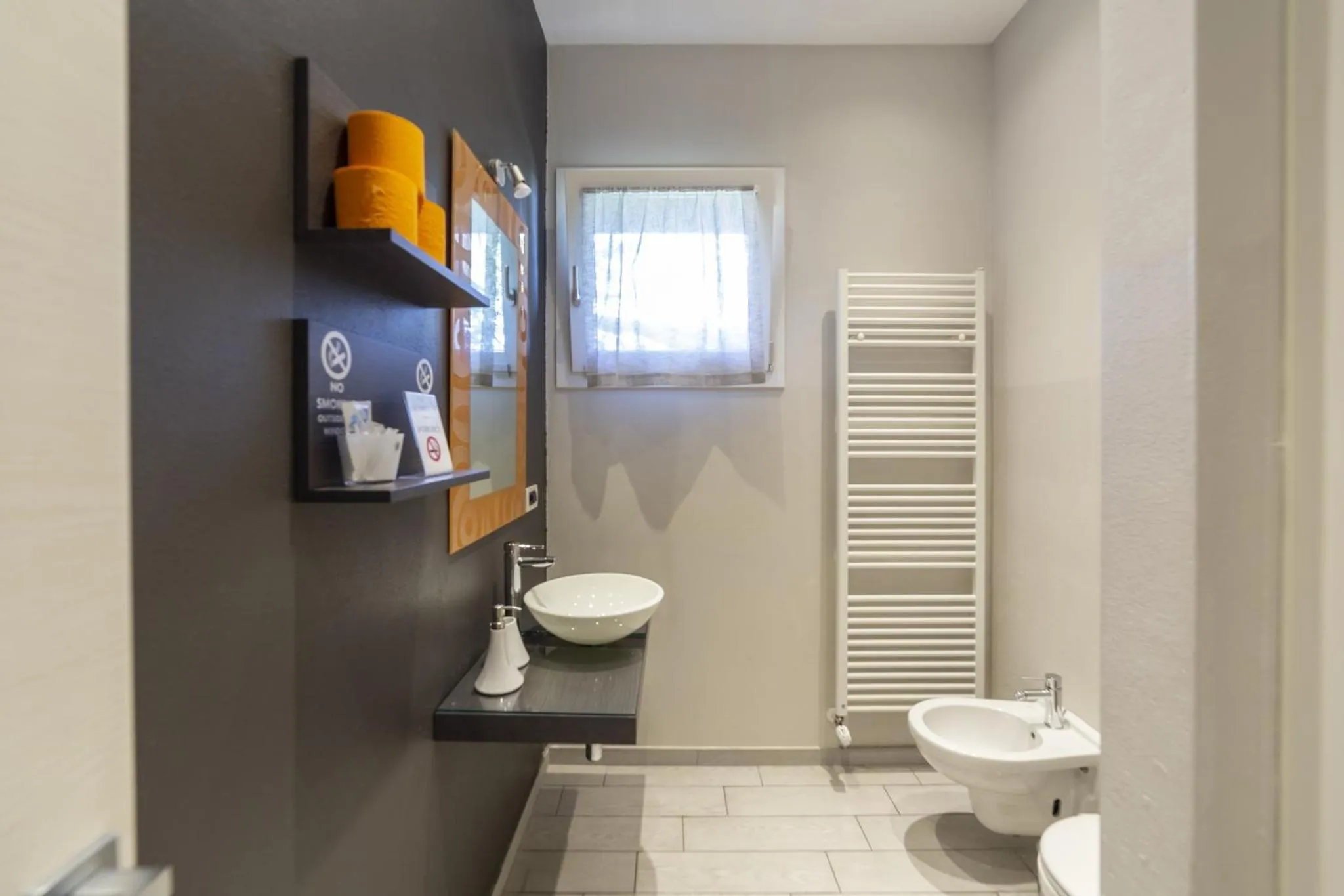 Toilet in Anda e Rianda