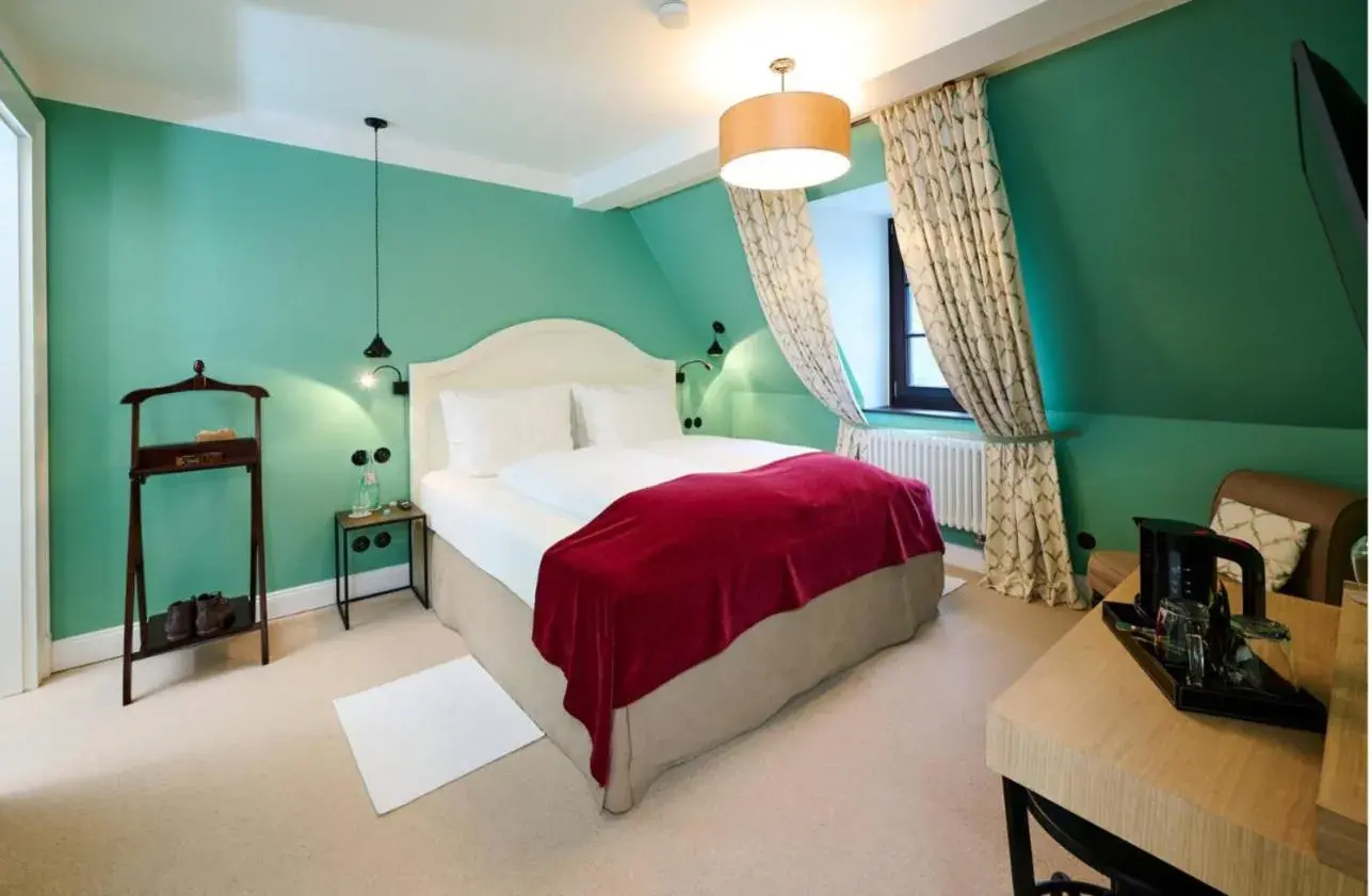 Double Room with River View in Burg Reichenstein Double Room with River View in Burg Reichenstein