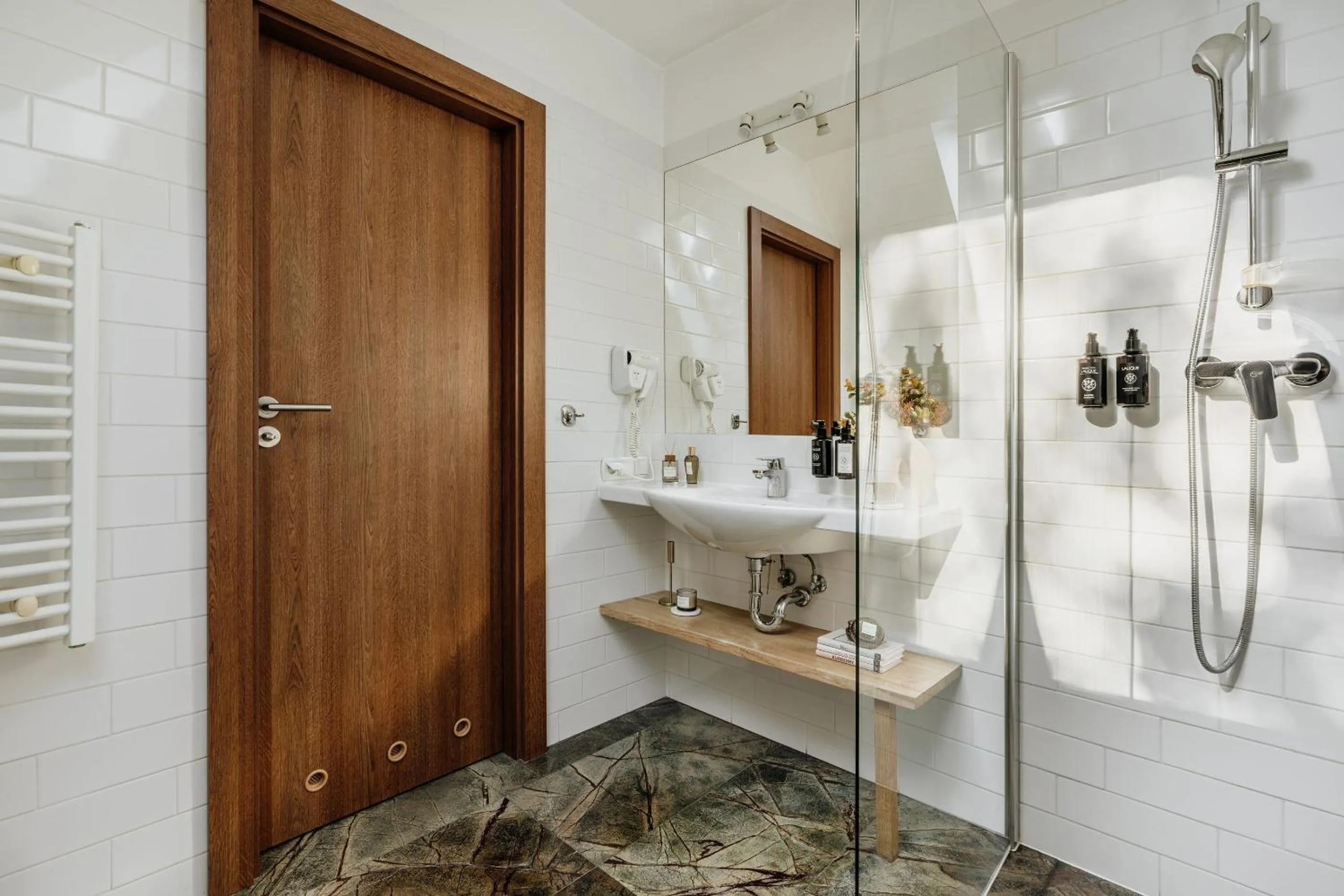 Shower in Grottger Luxury Boutique Hotel City