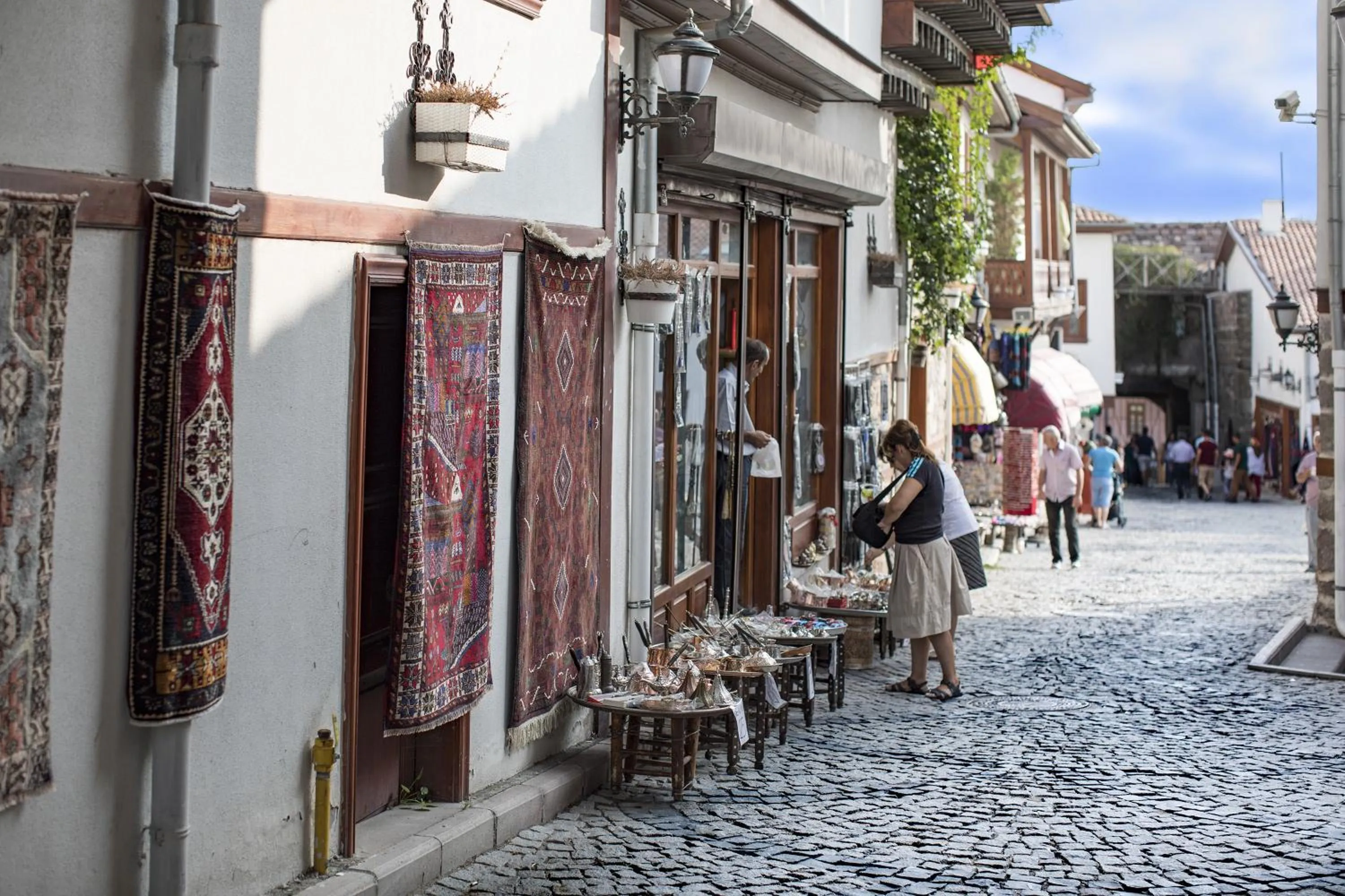 Restaurant/places to eat in Hotel Ankatra