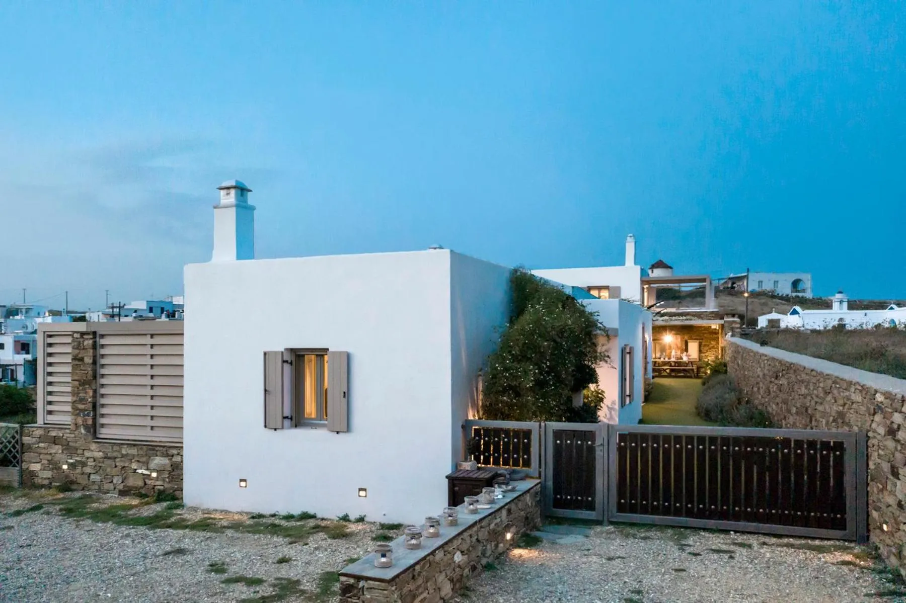 White Tinos Luxury Suites