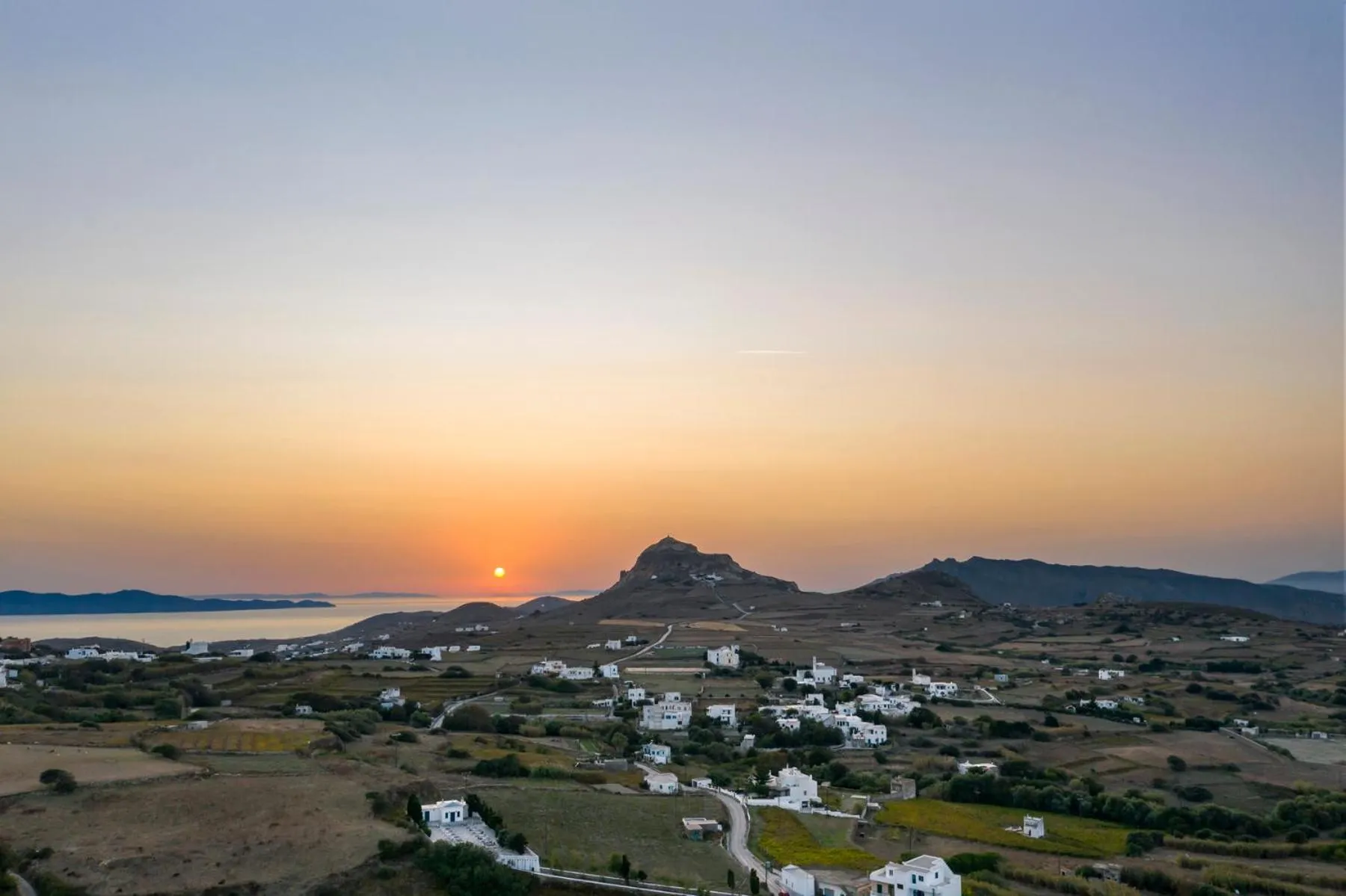 White Tinos Luxury Suites