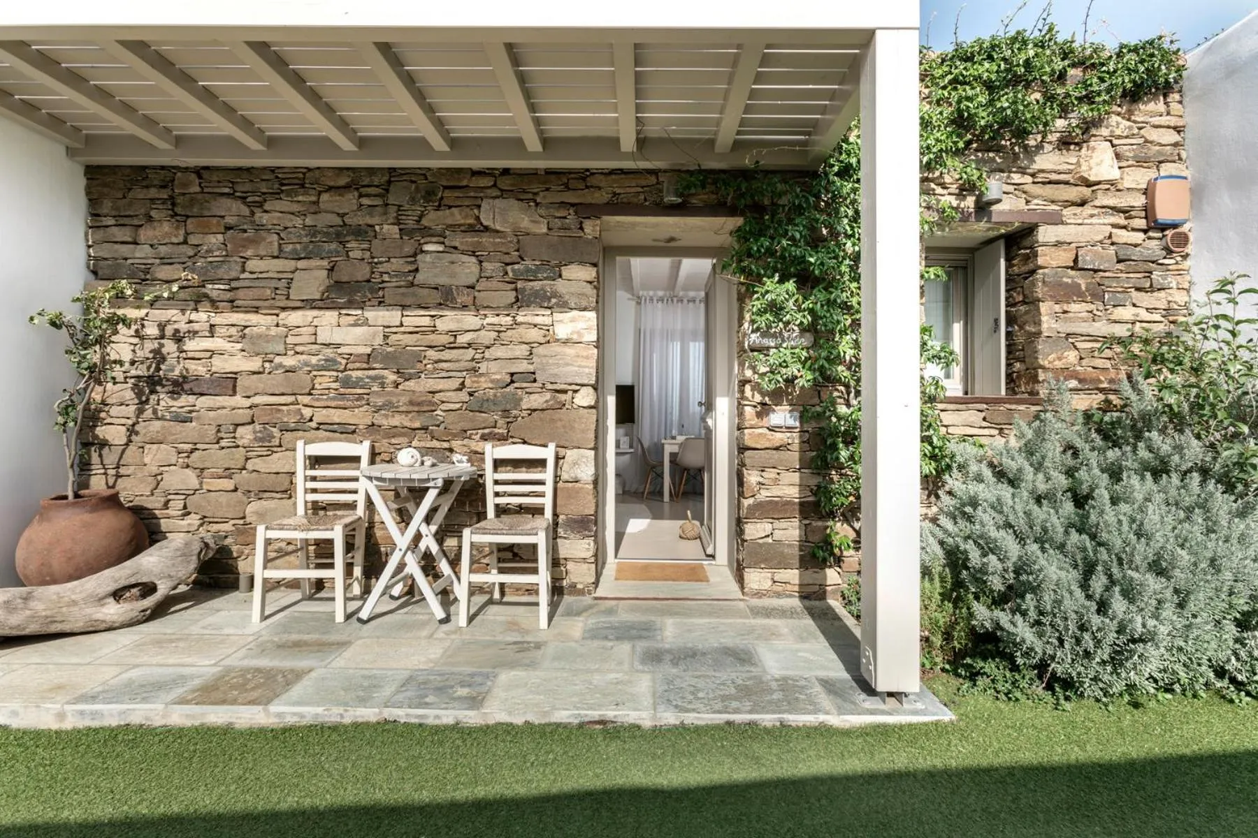 White Tinos Luxury Suites