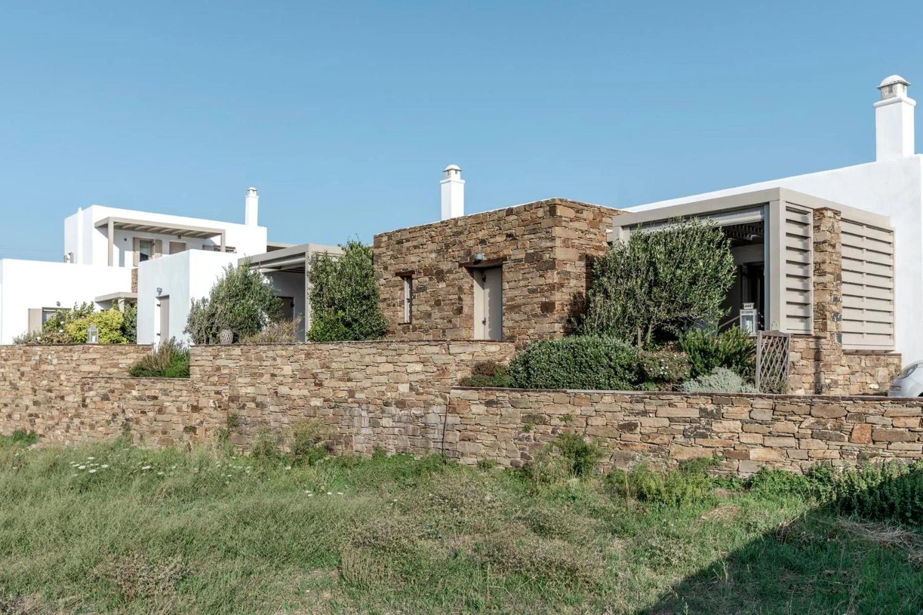 White Tinos Luxury Suites