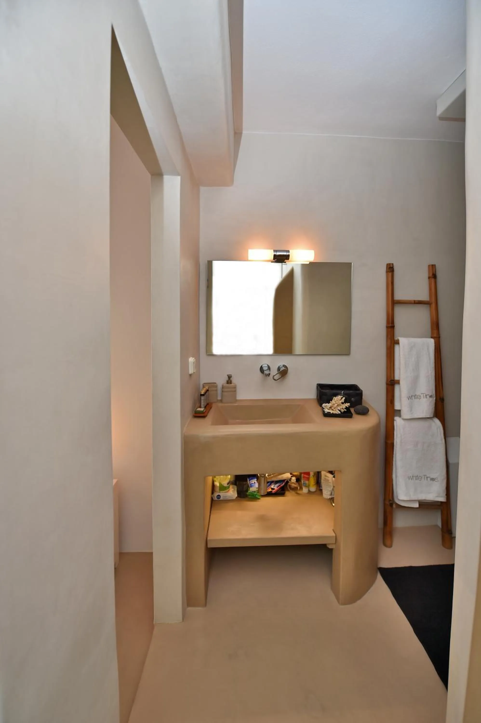 Bathroom, Bed in White Tinos Luxury Suites