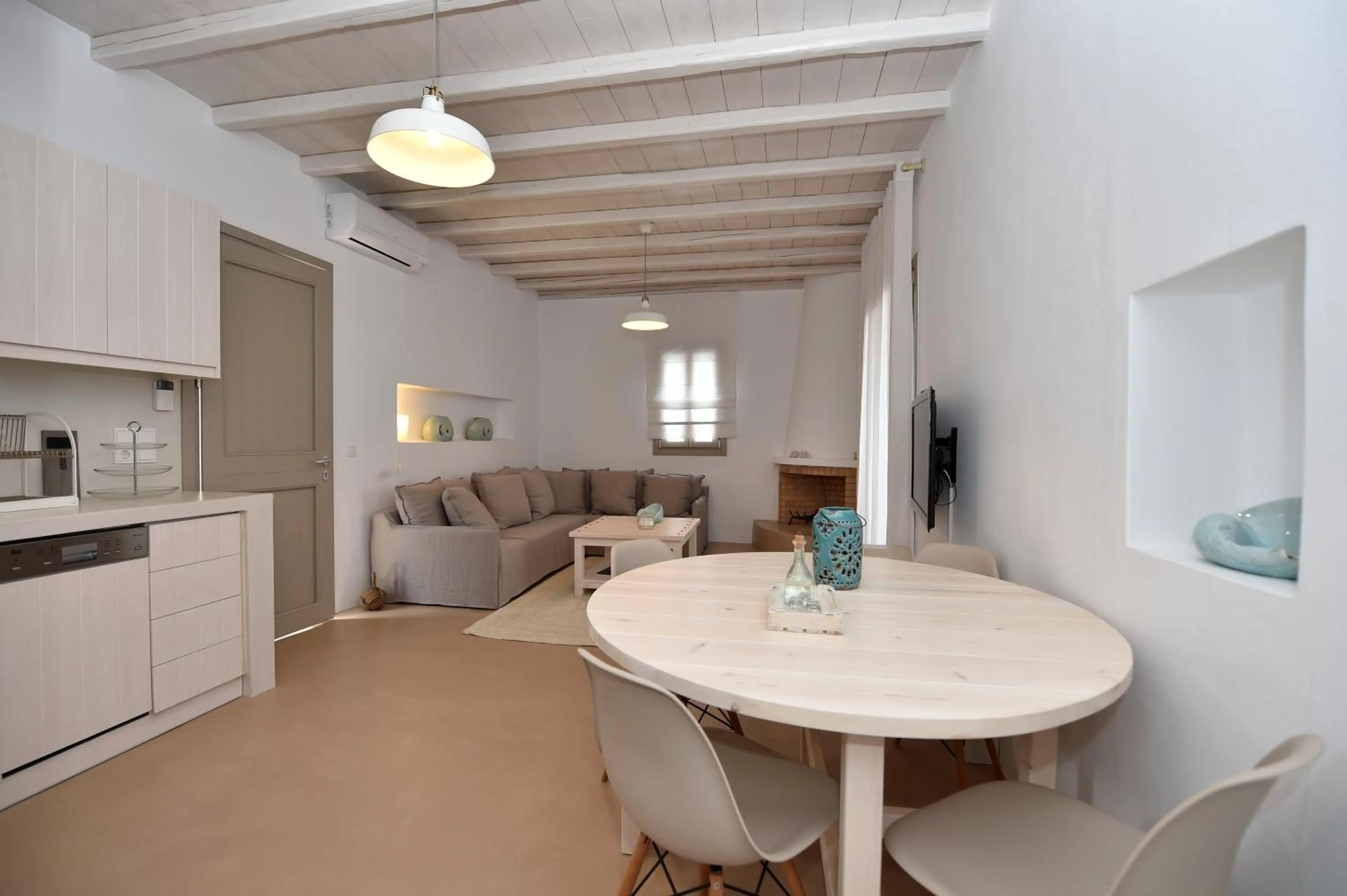 Kitchen or kitchenette in White Tinos Luxury Suites