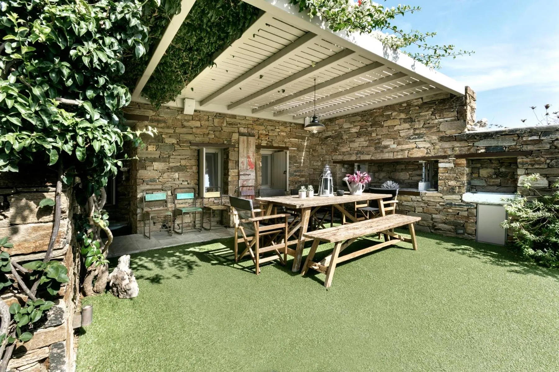 White Tinos Luxury Suites