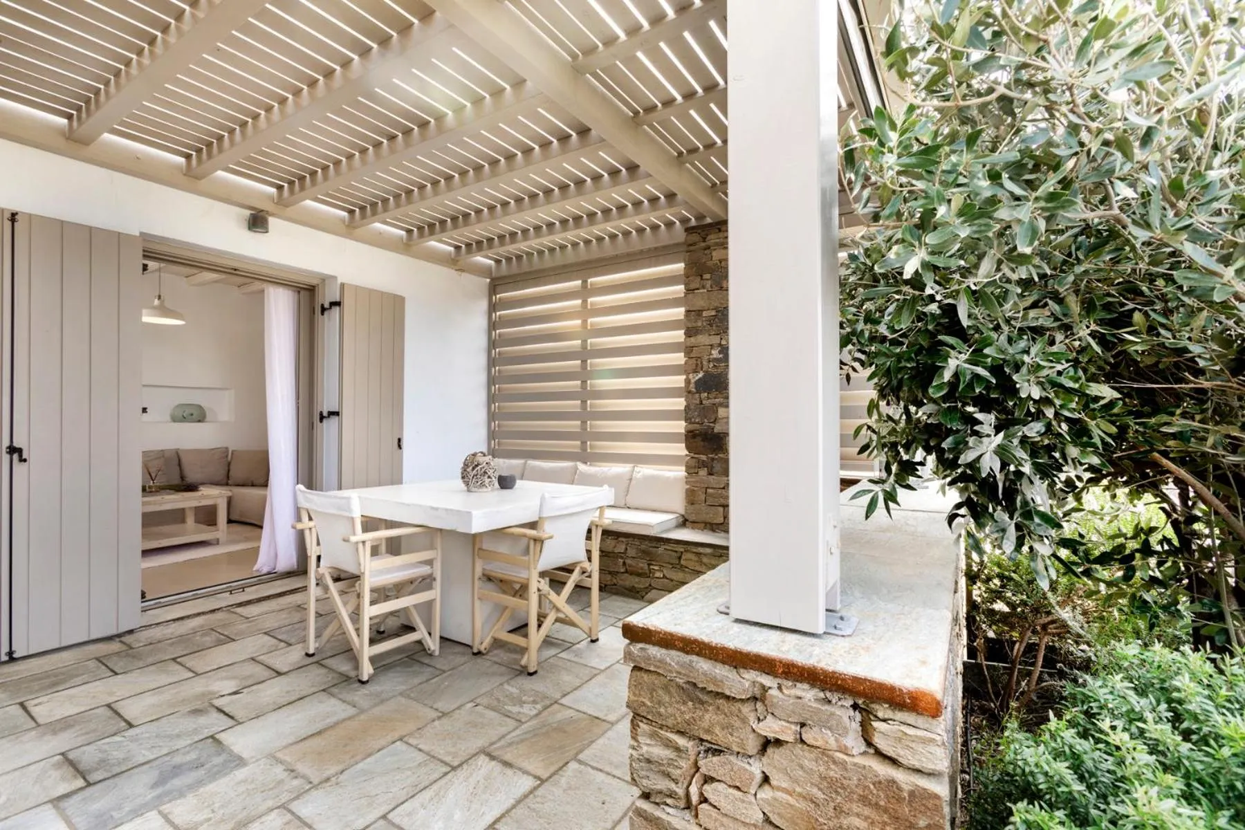 White Tinos Luxury Suites