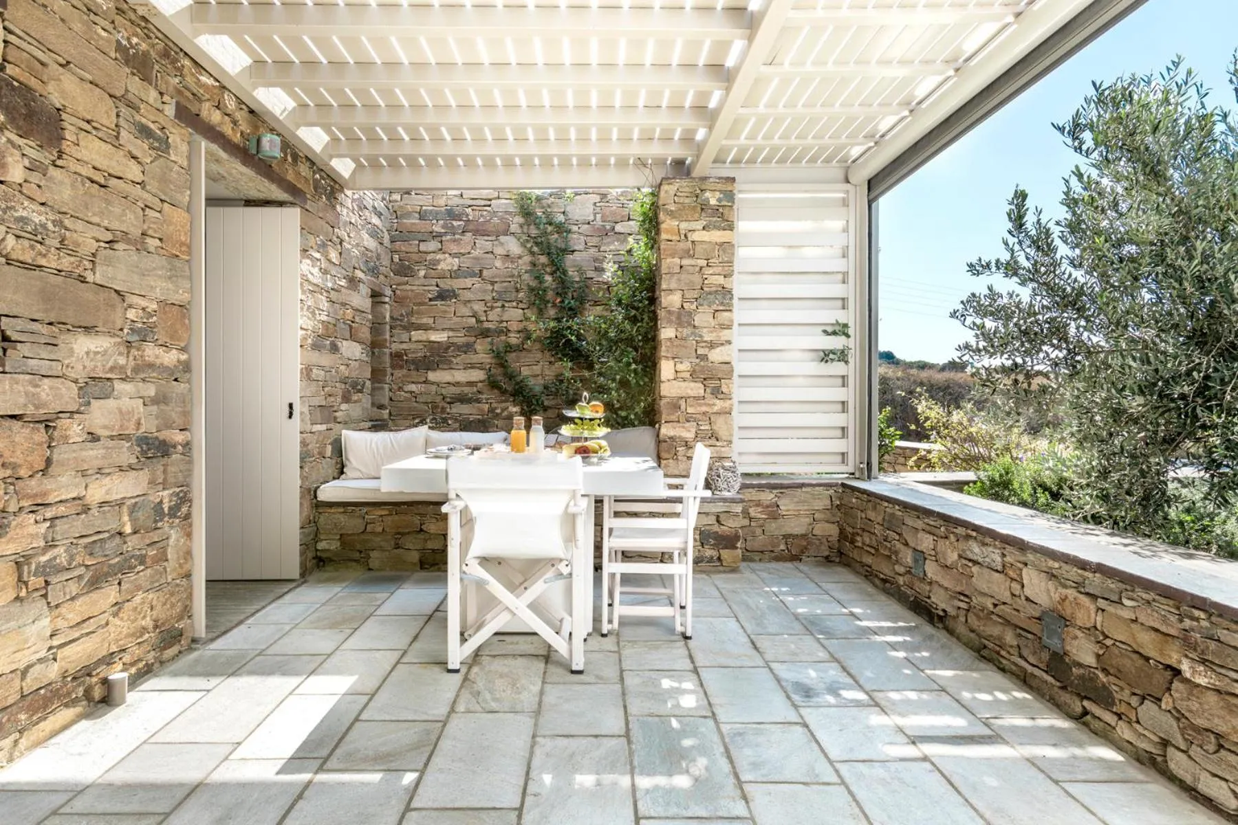 White Tinos Luxury Suites