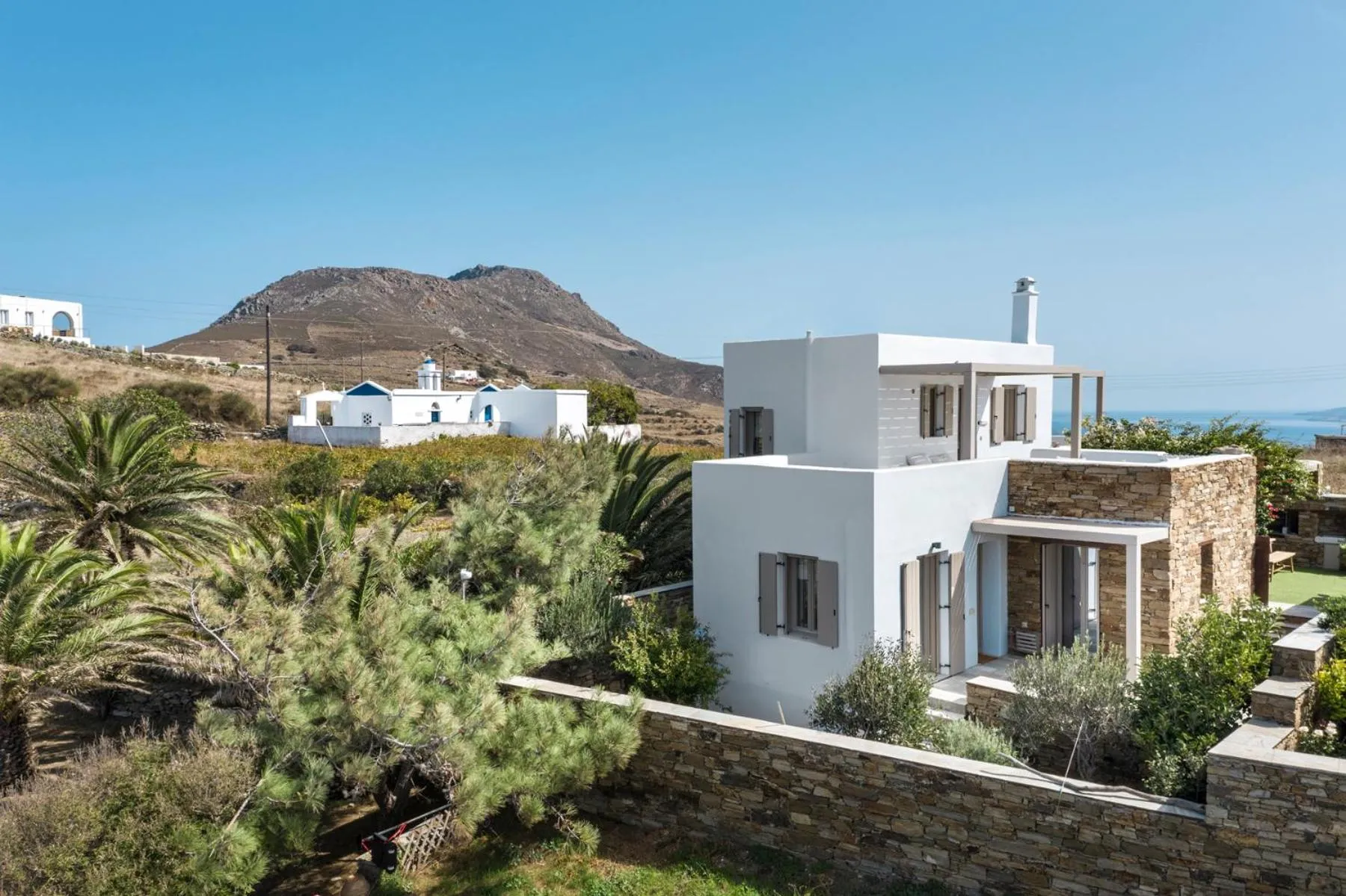 White Tinos Luxury Suites