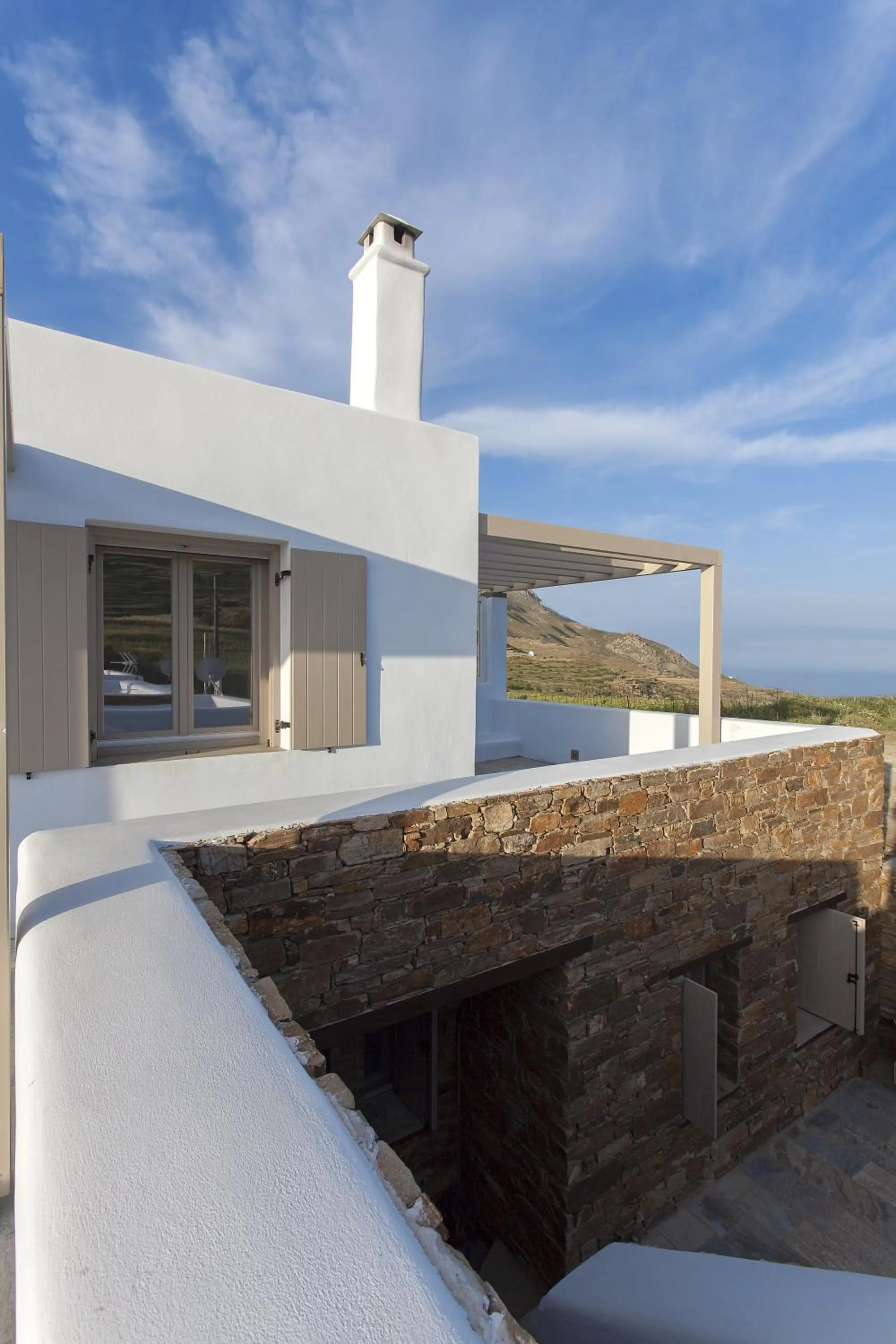 Balcony/Terrace in White Tinos Luxury Suites
